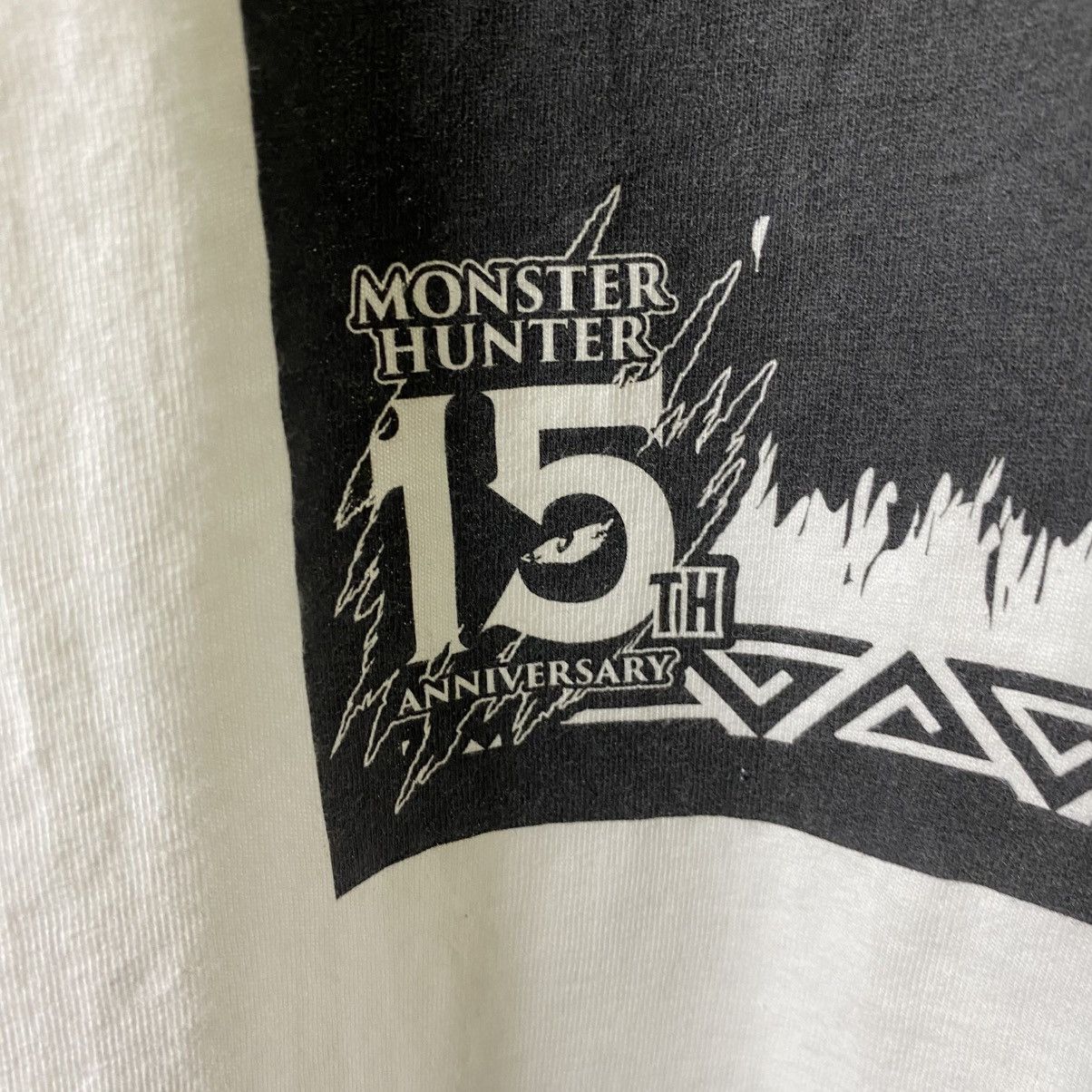 Vintage Nergigante CAN Illustration MONSTER HUNTER x NAKED T Shirt Size US L / EU 52-54 / 3 - 4 Thumbnail