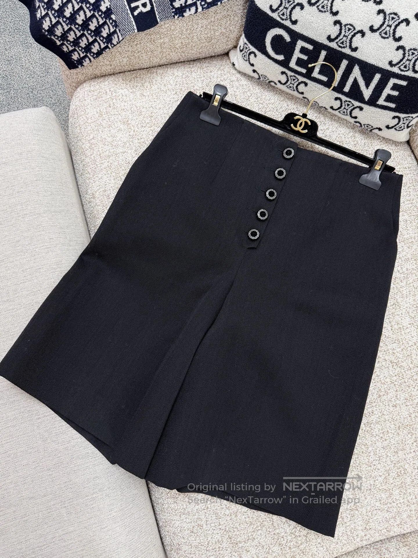 Chanel Chanel 23B Black Bermuda Wool Pants. Size 39" - 2 Thumbnail