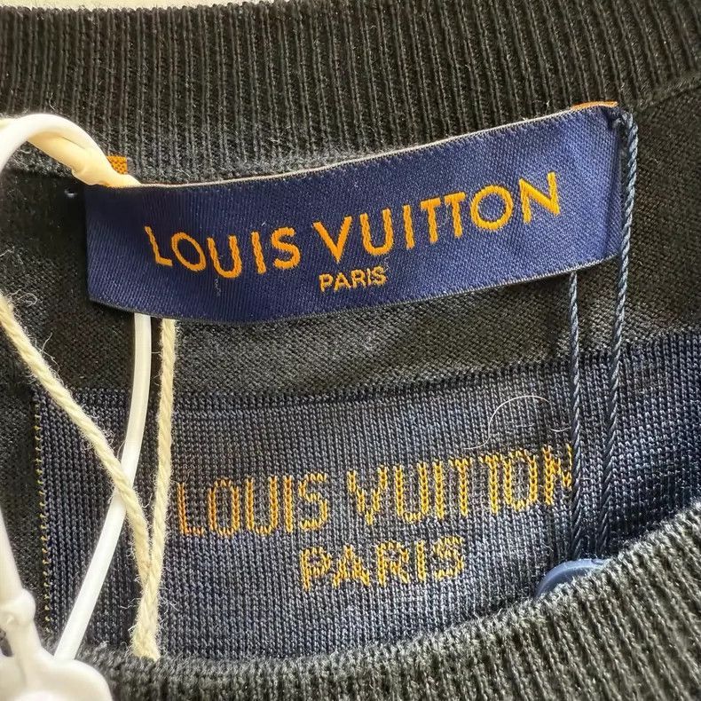 Louis Vuitton LV Louis Vuitton Black and White Short Sleeve Top -2505 Size US L / EU 52-54 / 3 - 3 Thumbnail
