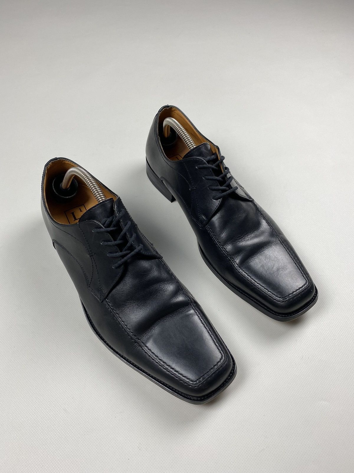 Loake Loake men’s leather formal lace up shoes size US 10 Size US 10 / EU 43 - 1 Thumbnail