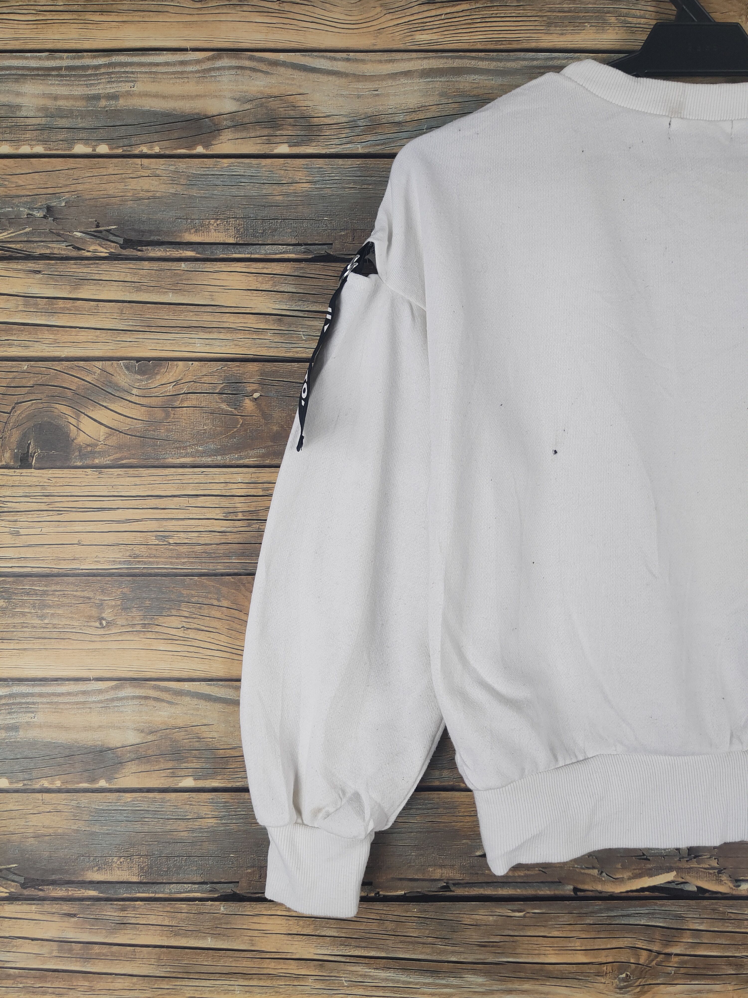 Japanese Brand × Vintage Vintage 💥 Lovetoxic White Sweatshirts Size S / US 4 / IT 40 - 10 Thumbnail