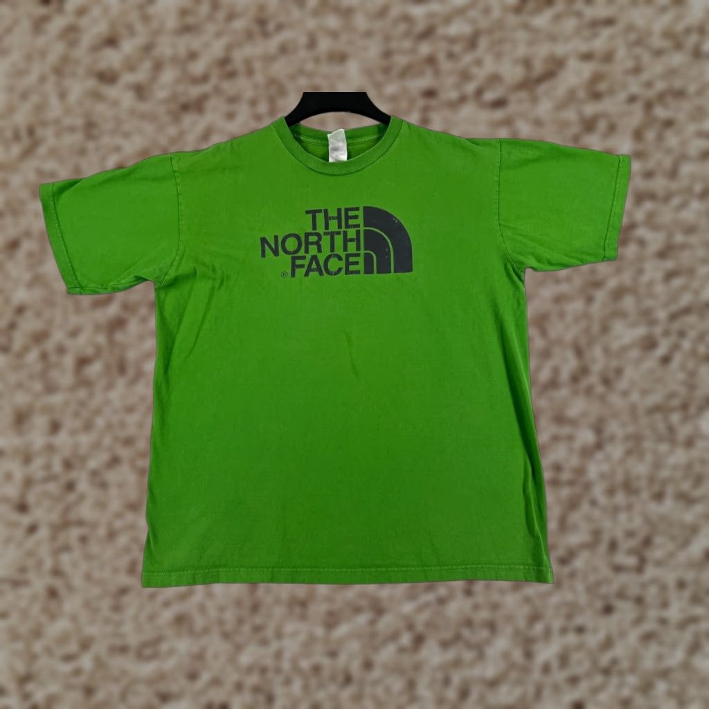 The North Face The North Face Shirt Men L Green Short Sleeve Crew Neck Cotton Blend Logo T-Shirt 90s Mens Size US L / EU 52-54 / 3 - 1 Thumbnail
