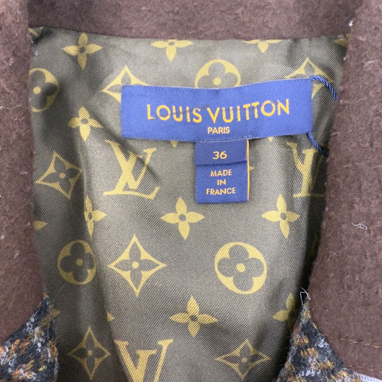 Louis Vuitton Louis Vuitton Grey houndstooth lapel suit and woolen jacket Size US S / EU 44-46 / 1 - 5 Thumbnail