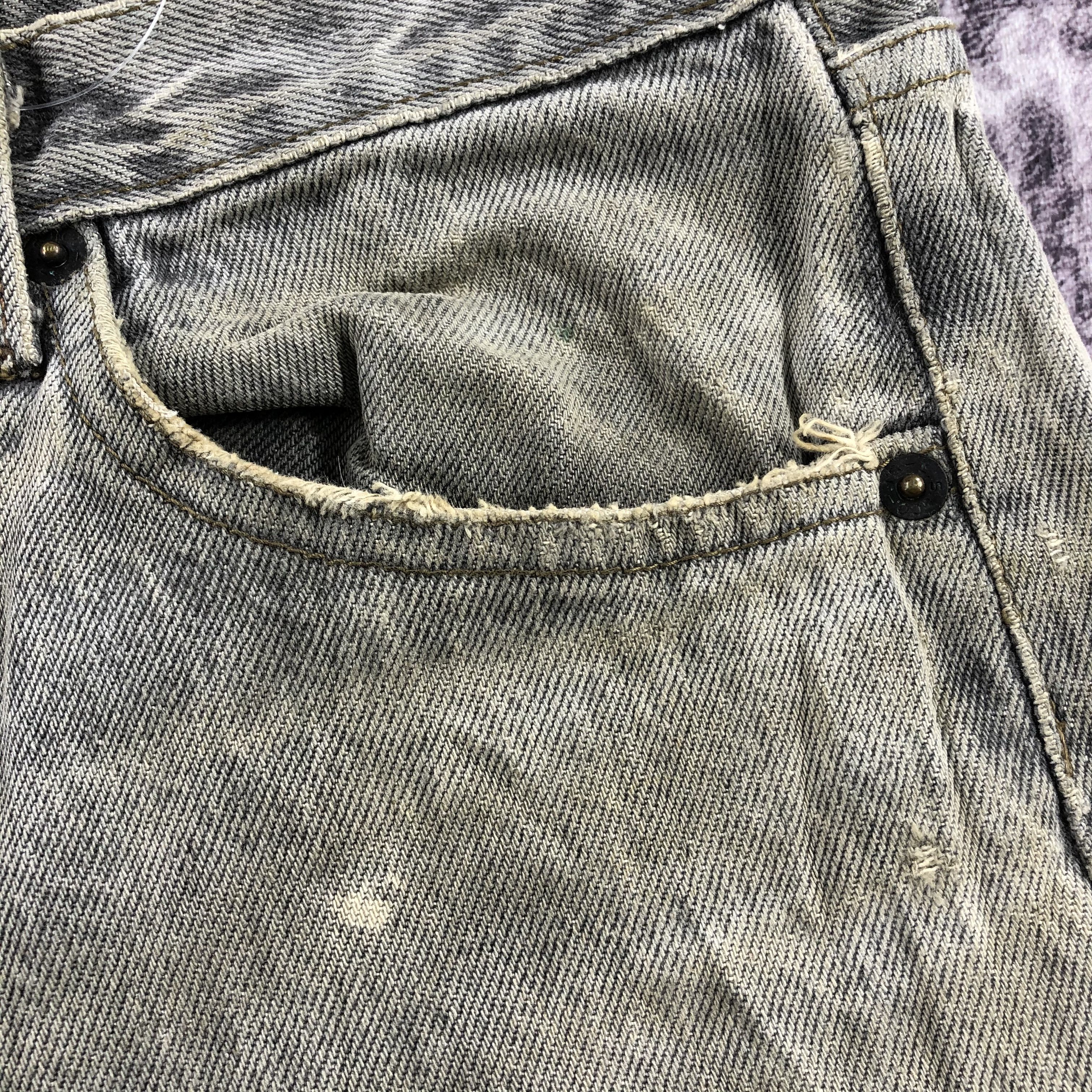 Levi's Vintage 90s Distress Levis 501 Jeans-JM2559 Size US 33 - 13 Thumbnail