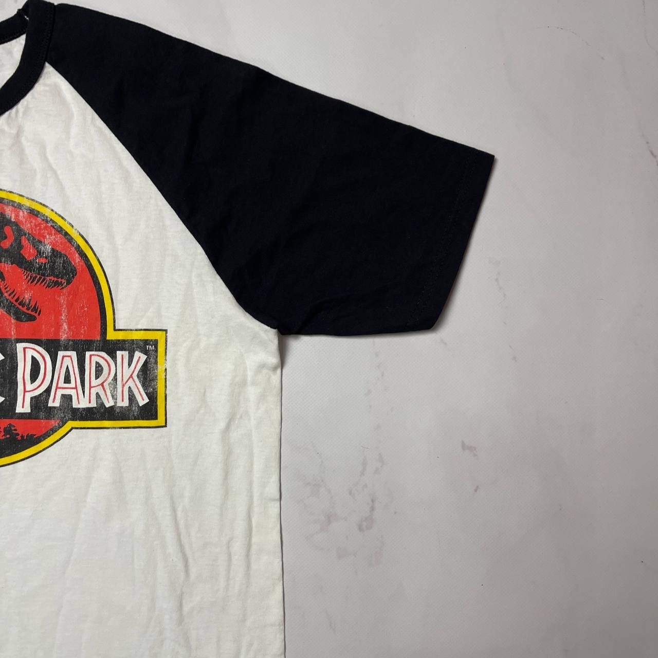 Vintage Vintage Jurassic Park White/Black T-Shirt M Size y2k Size US S / EU 44-46 / 1 - 5 Thumbnail