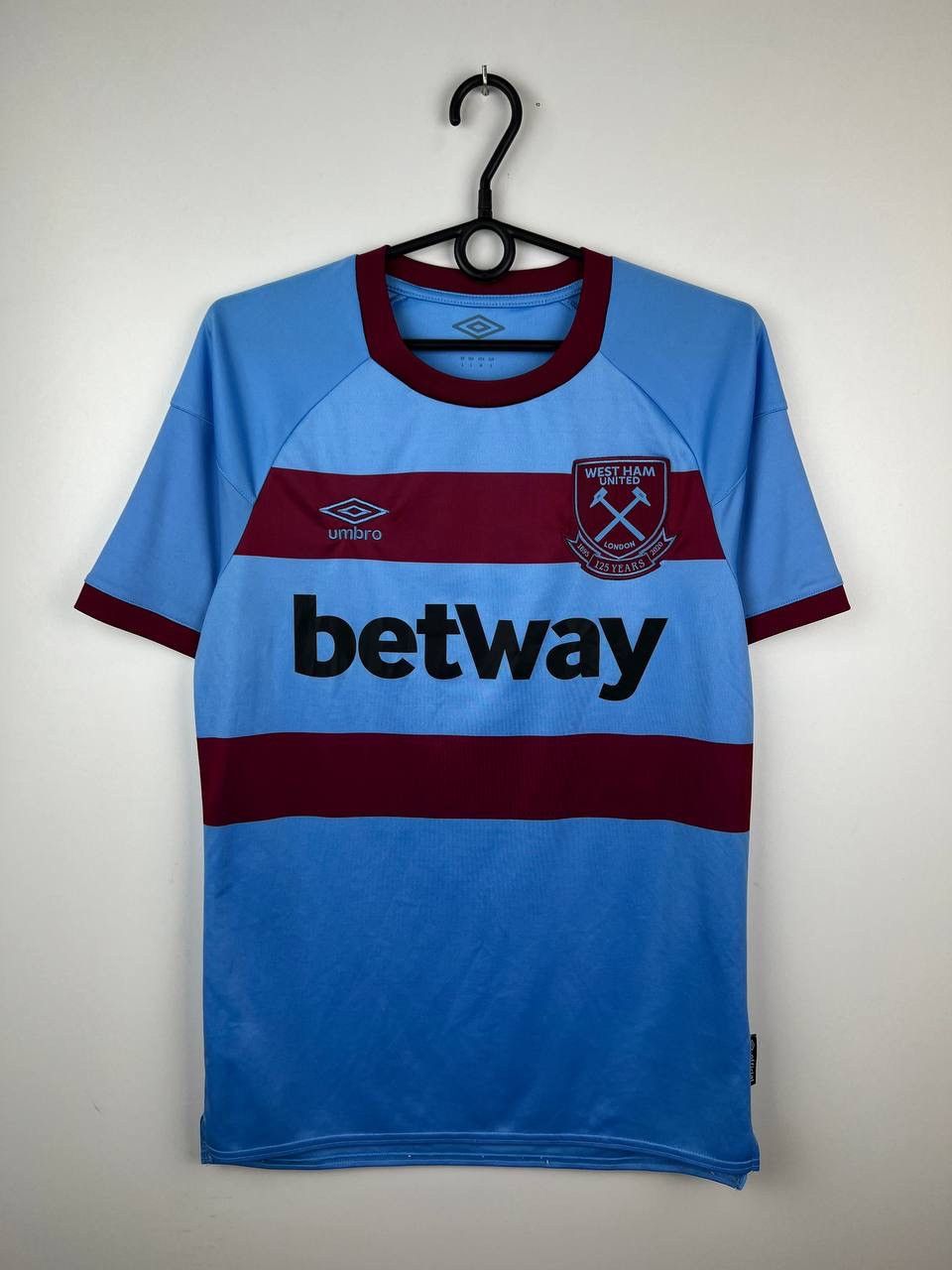 Umbro West Ham Umbro jersey t-shirts size S Size US S / EU 44-46 / 1 - 1 Thumbnail