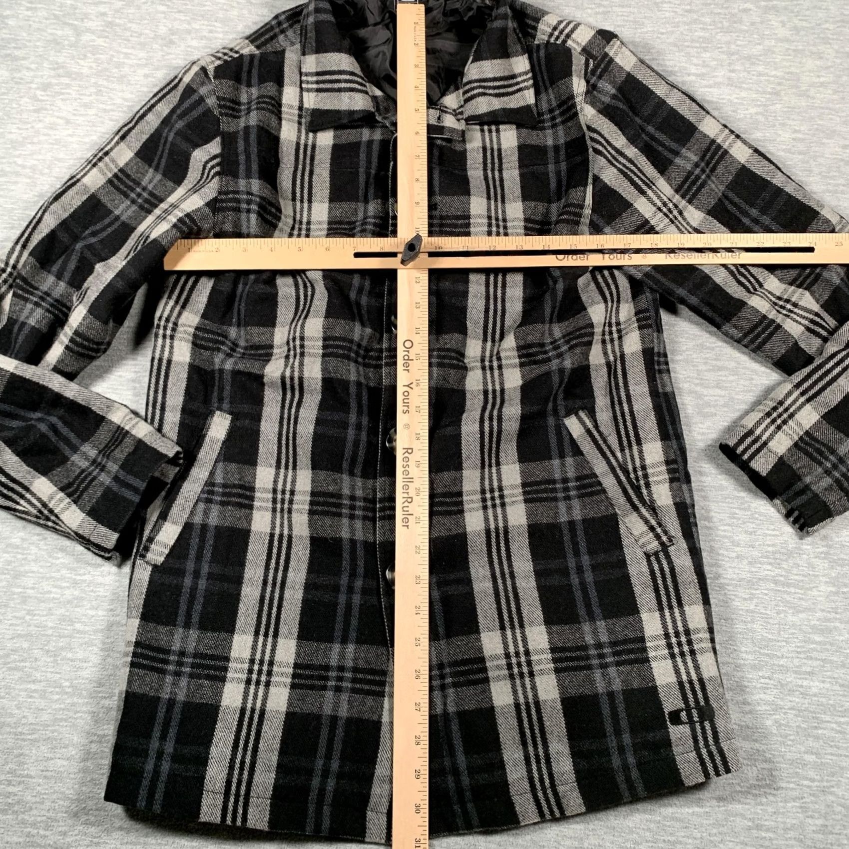 Oakley Oakley Jacket Womens Small Black Gray Plaid Button Front Wool Blend Long Coat Size S / US 4 / IT 40 - 6 Thumbnail
