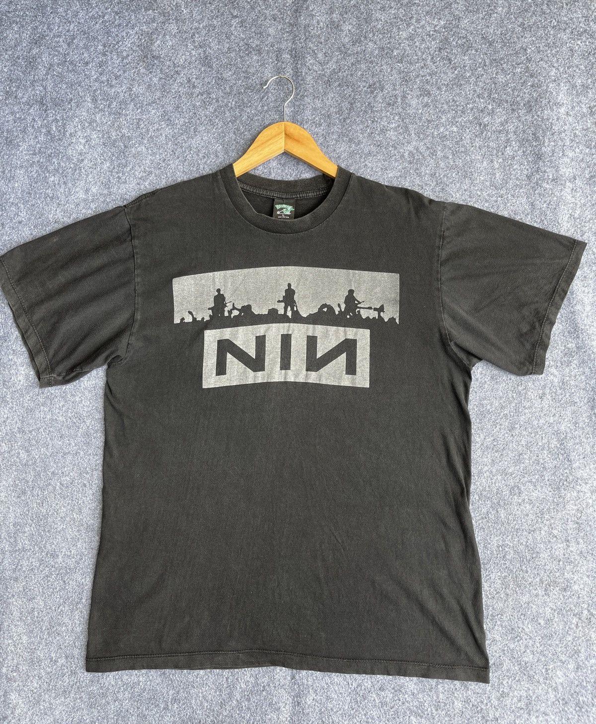 Band Tees SUN FADED🔥Rare🔥Vtg Nine Inch Nails Band T Shirt Size US L / EU 52-54 / 3 - 8 Thumbnail