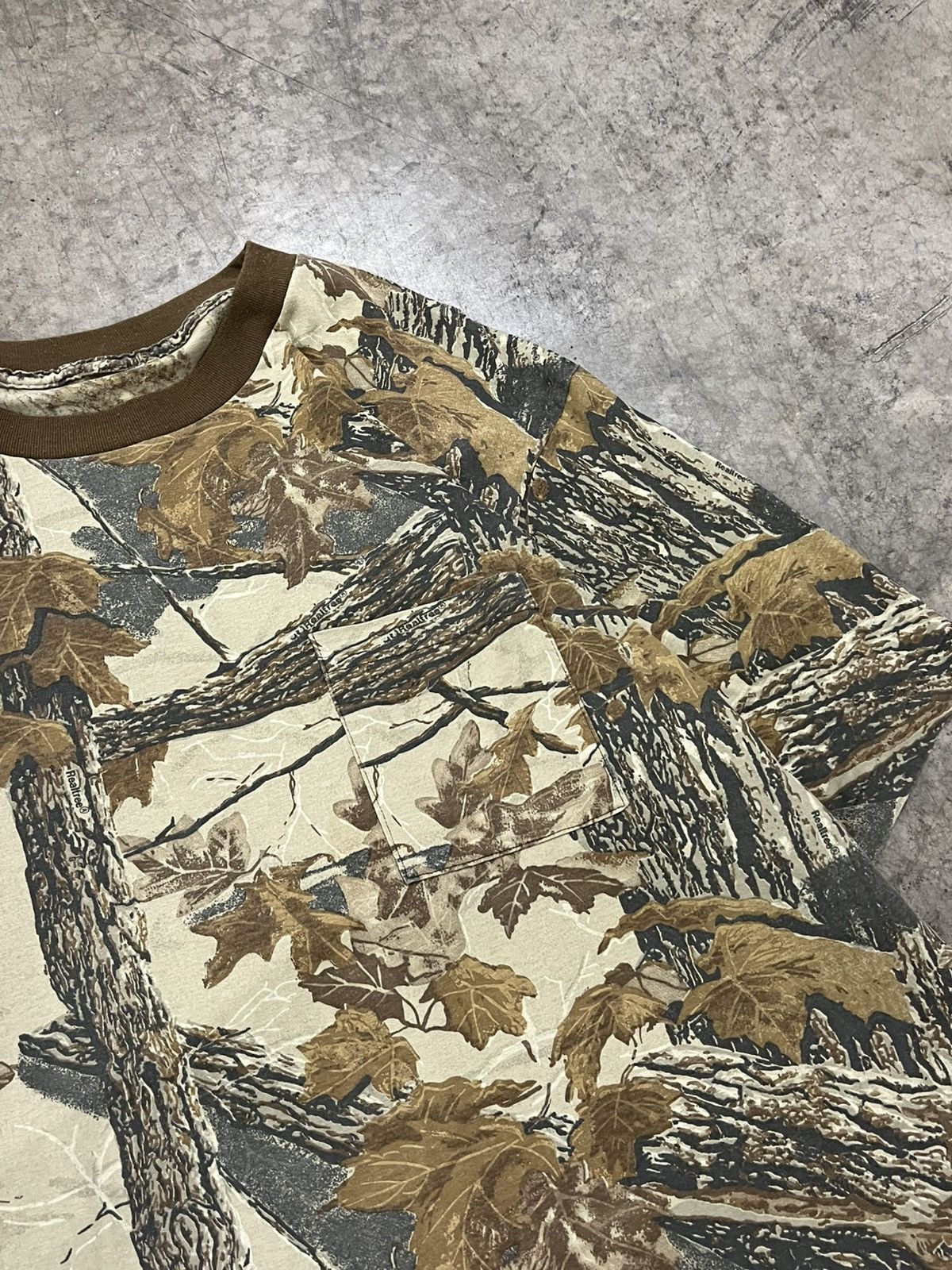 Vintage Realtree camo boxy faded cropped pocket tee skater hype Size US XL / EU 56 / 4 - 3 Thumbnail