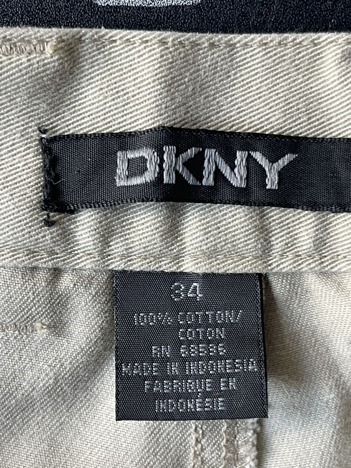 DKNY Vintage Y2K DKNY multi pocket cargo pants Size US 34 / EU 50 - 2 Thumbnail