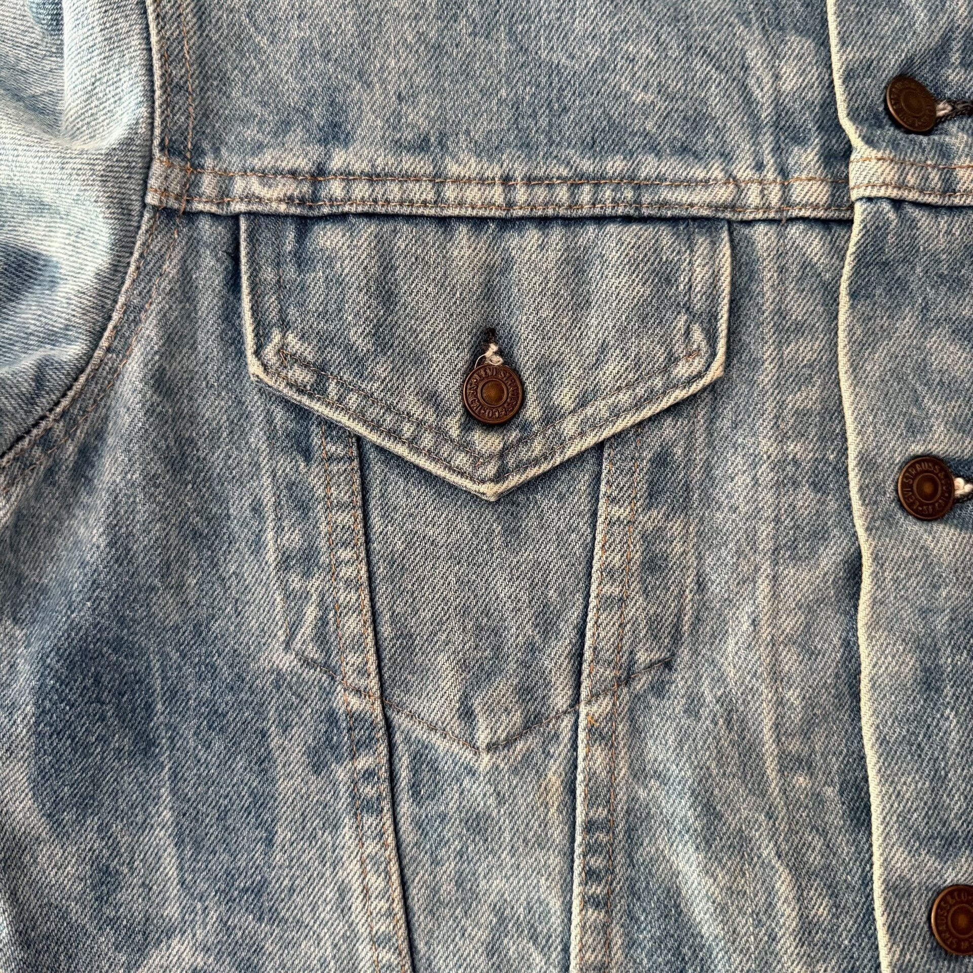 Levi's Vintage Clothing Levi's LVC 71205 0213 USA Washed Denim Jacket Size US XS / EU 42 / 0 - 7 Thumbnail