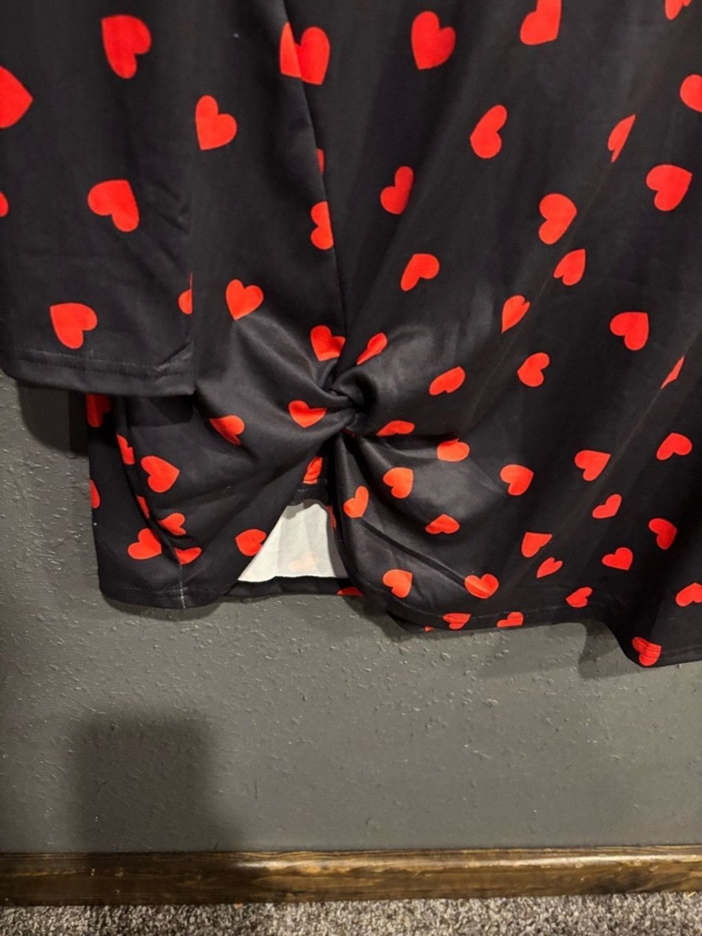 Shein SHEIN Black Heart Print Long Sleeve Nightgown- Red Hearts Size L / US 10 / IT 46 - 2 Thumbnail