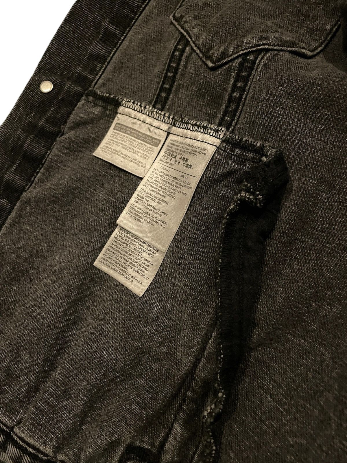 Levi's Vintage Clothing Levi's Black Convertible Zip-Sleeve Denim Trucker Jacket Size US M / EU 48-50 / 2 - 12 Thumbnail