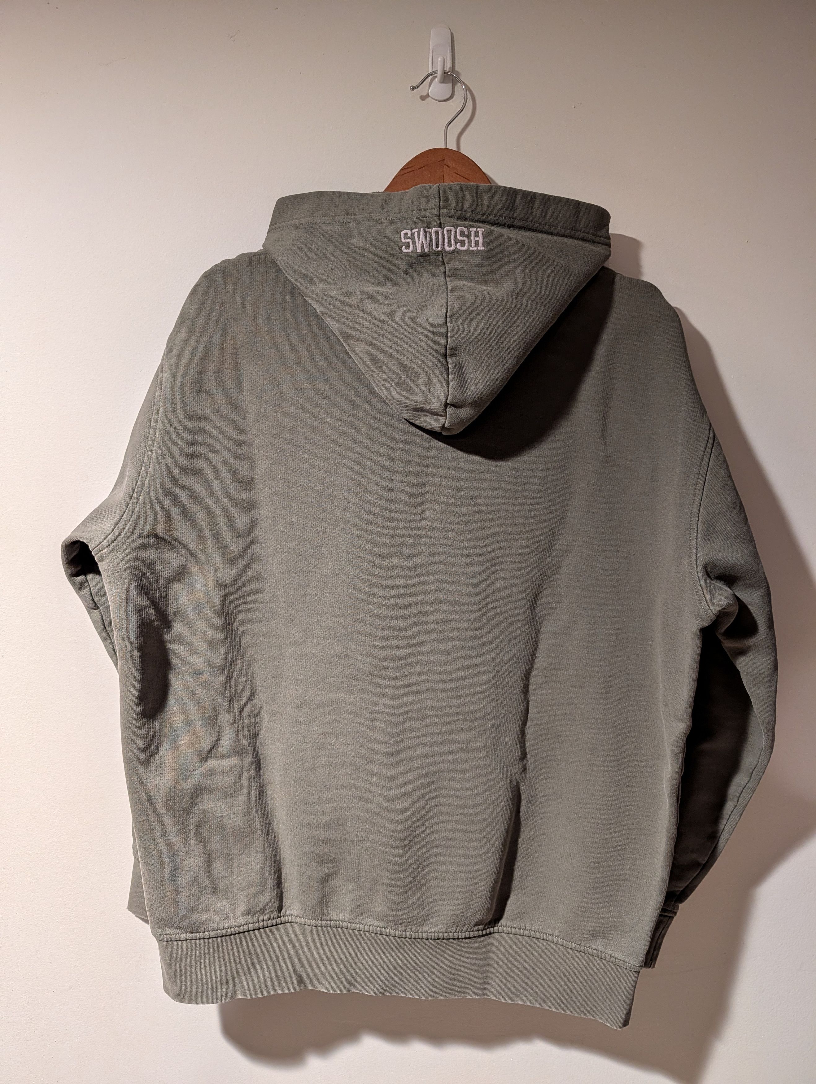 Nike Y2K Nike Spellout Applique Pullover Sweatshirt Hoodie Faded Size US L / EU 52-54 / 3 - 9 Thumbnail