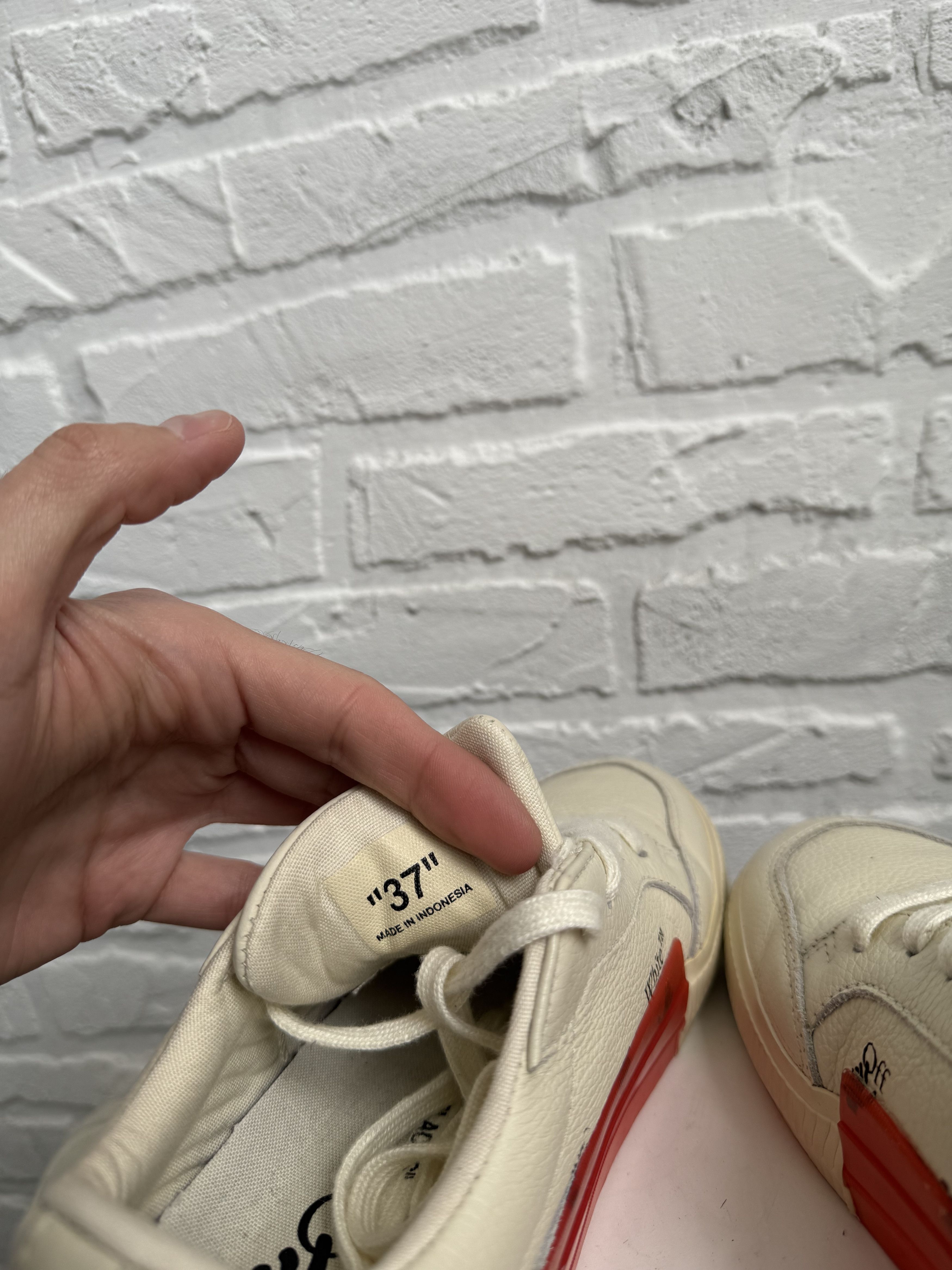 Off-White Off-White Leather Vulcanized Low sneakers cream white Size US 6 / IT 36 - 6 Thumbnail