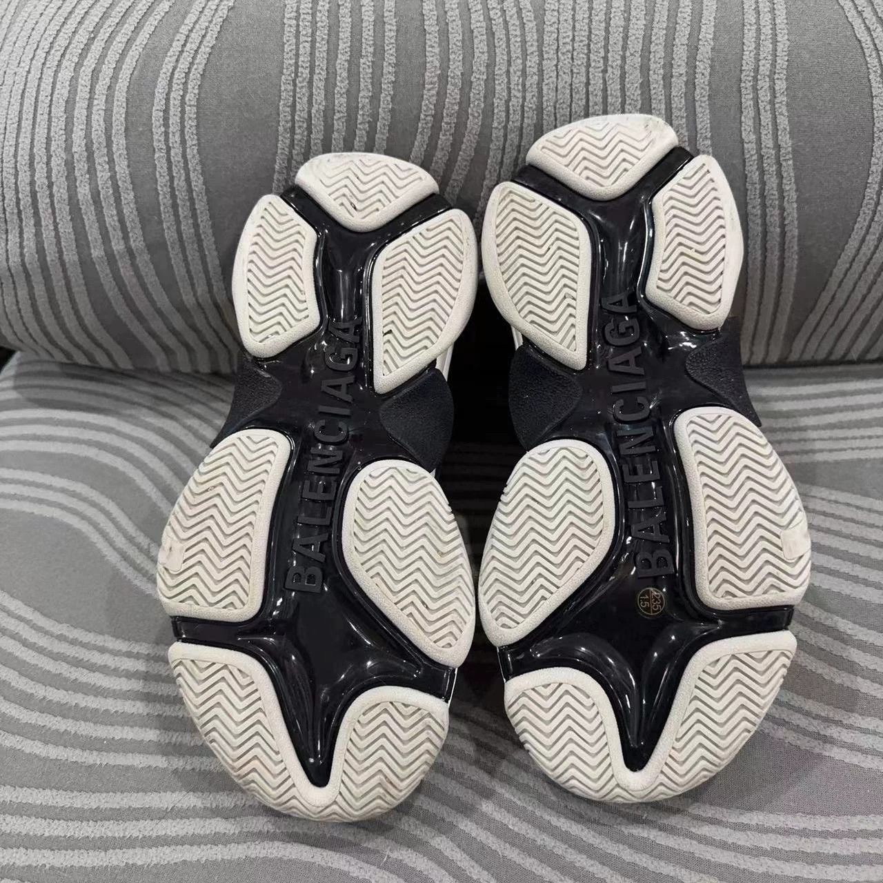 Balenciaga Balenciaga x Adidas Triple S EU 37 Worn Once Size US 6.5 / IT 36.5 - 3 Thumbnail