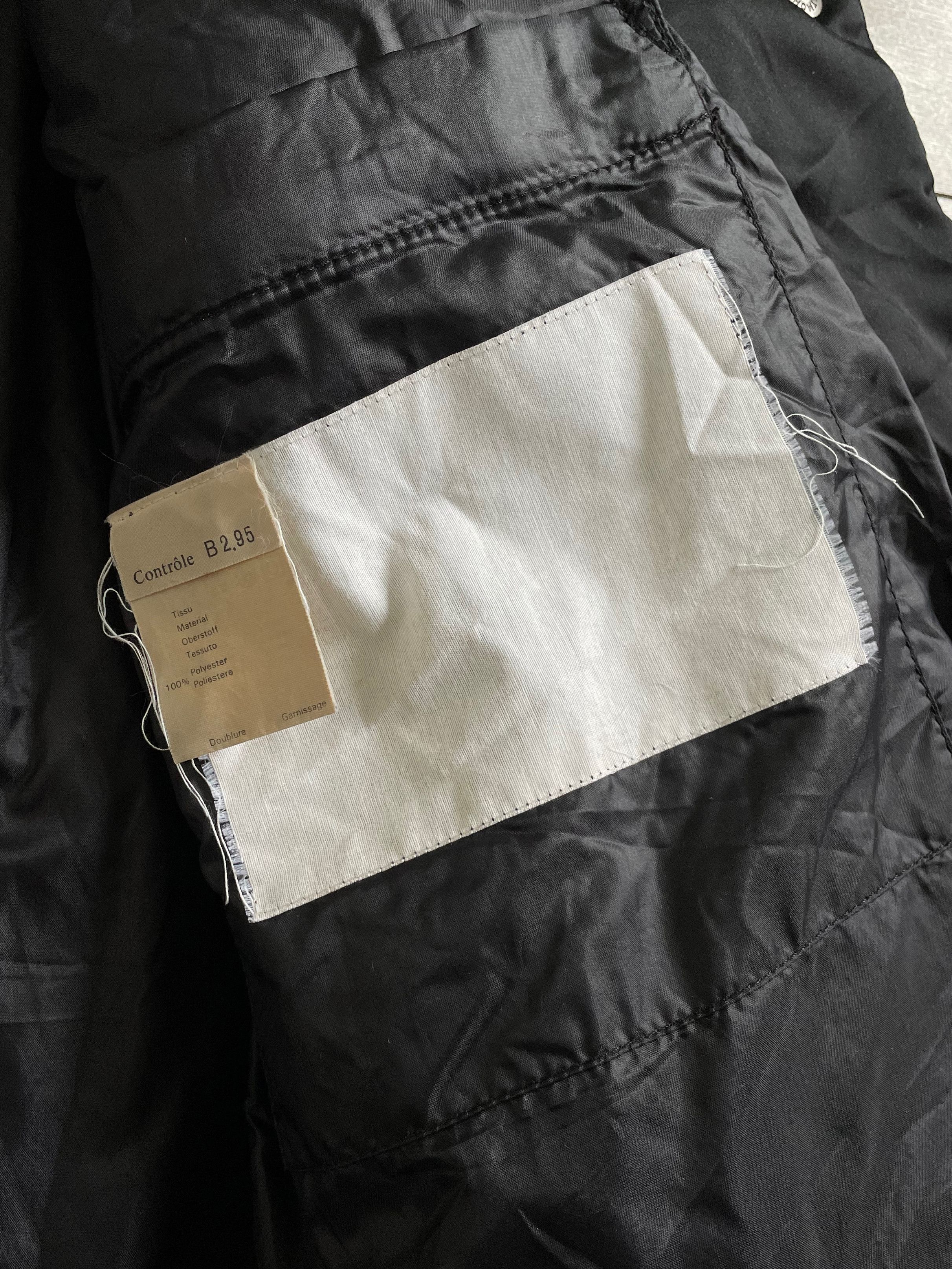 Moncler Vintage Moncler Grenoble Oversized Black Satin Down Jacket Size M / US 6-8 / IT 42-44 - 12 Thumbnail