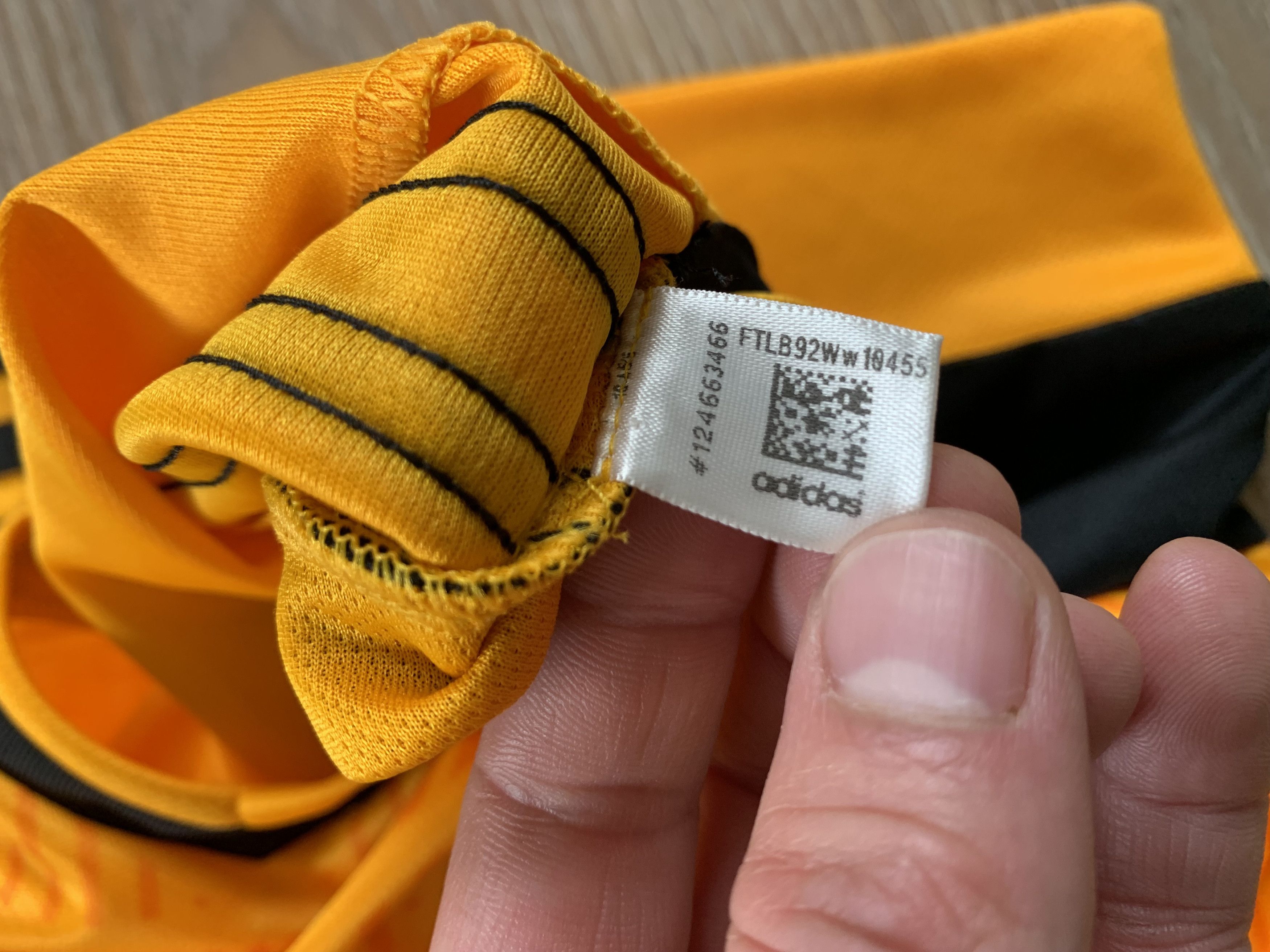 Adidas × Vintage Adidas Wolves Home Shirt Jersey 2020 Size US L / EU 52-54 / 3 - 10 Thumbnail