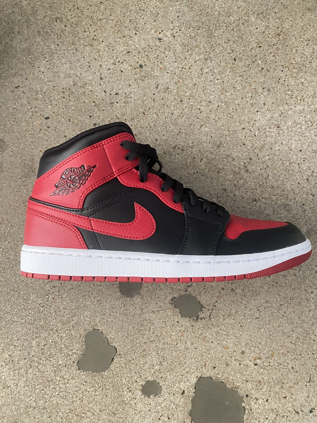 Jordan Brand × Nike Jordan 1 “Banned” Mid Size US 10.5 / EU 43-44 - 1 Thumbnail