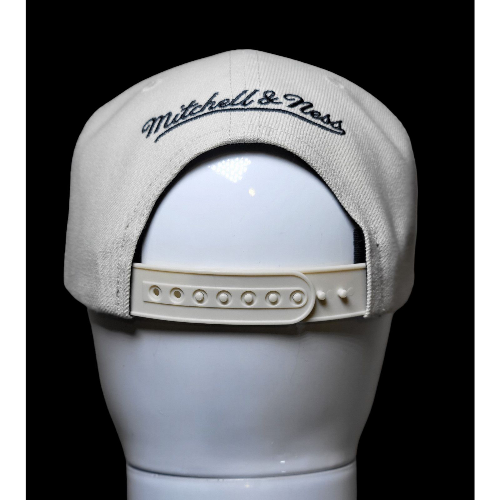 Mitchell & Ness NWT Los Angeles Lakers Mitchell & Ness 3D Off White Hat Size ONE SIZE - 13 Thumbnail