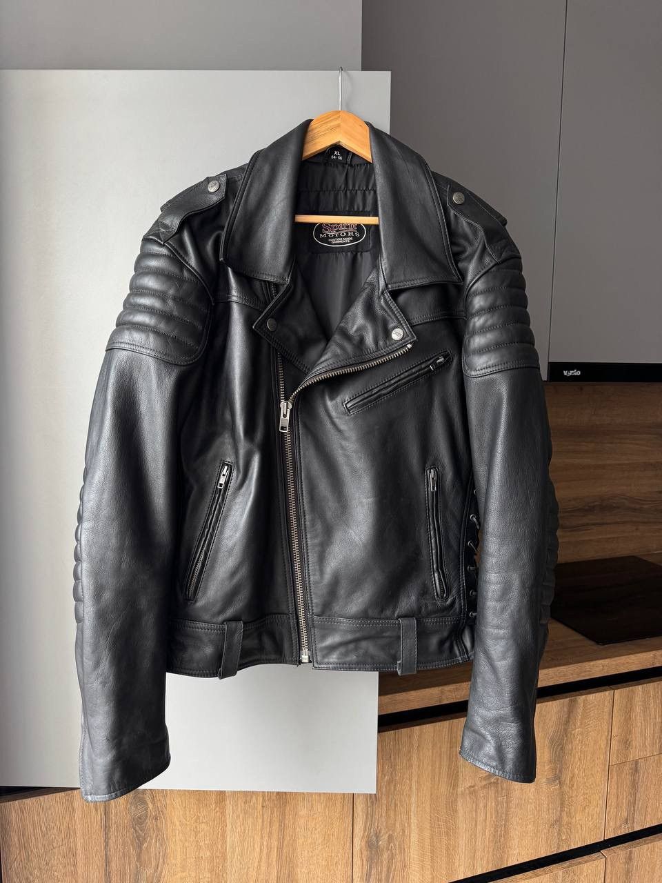 Vintage Vintage Spirit Motors Biker Leather Jacket Size US XL / EU 56 / 4 - 1 Thumbnail