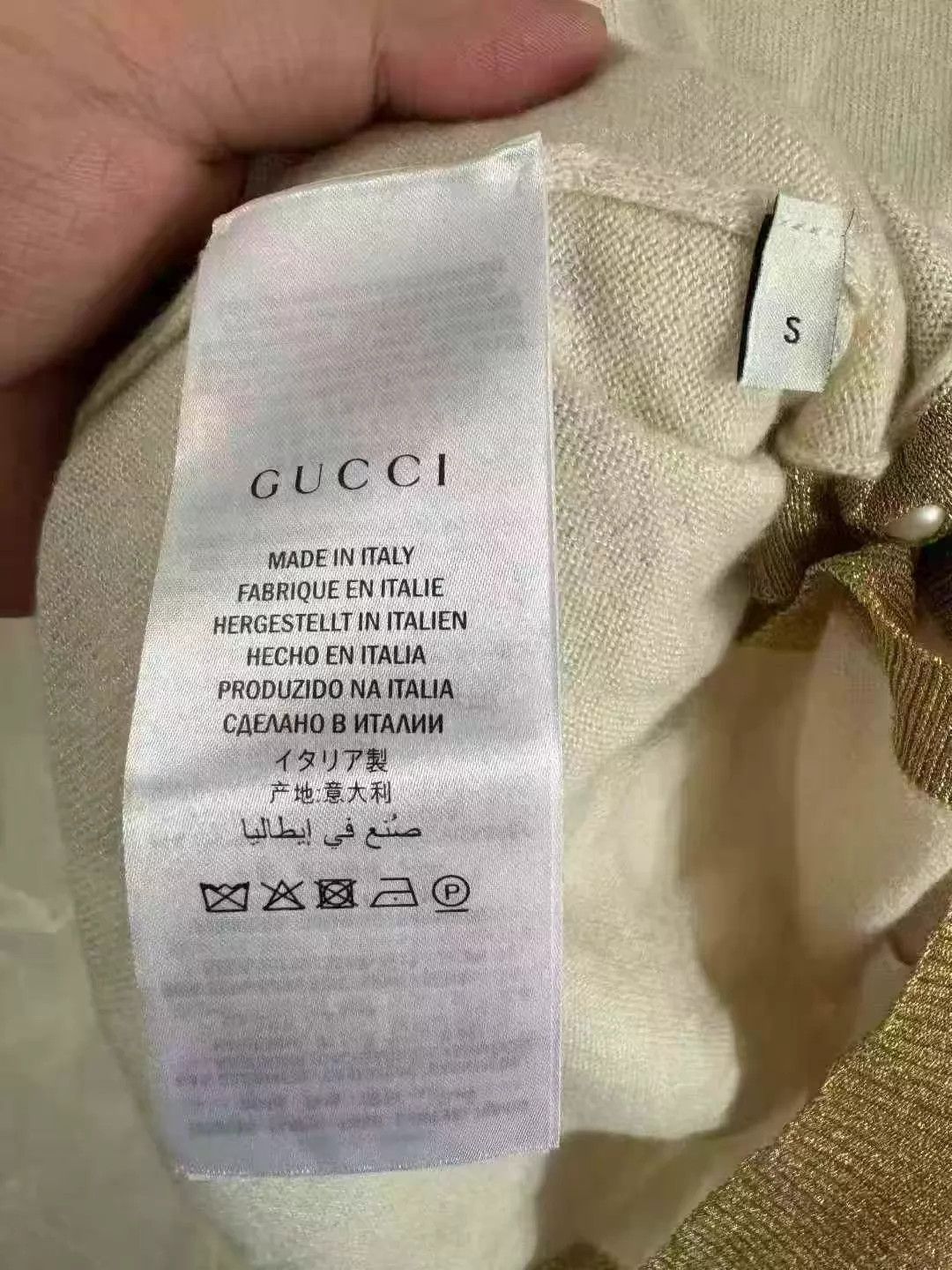 Gucci Gucci White Cashmere Cardigan Gold Trim Pearl Buttons S Size S / US 4 / IT 40 - 4 Thumbnail