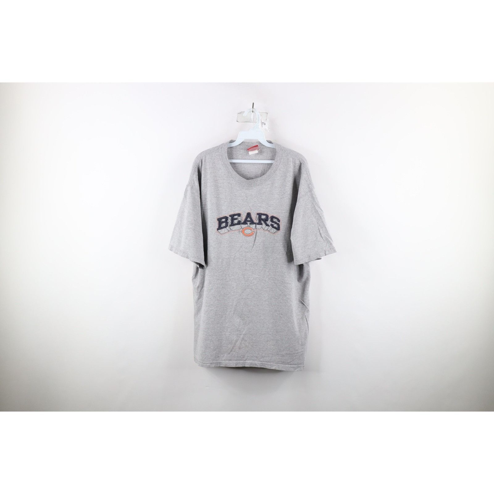 Vintage Vintage NFL Spell Out Chicago Bears Football T-Shirt Size US XL / EU 56 / 4 - 1 Thumbnail