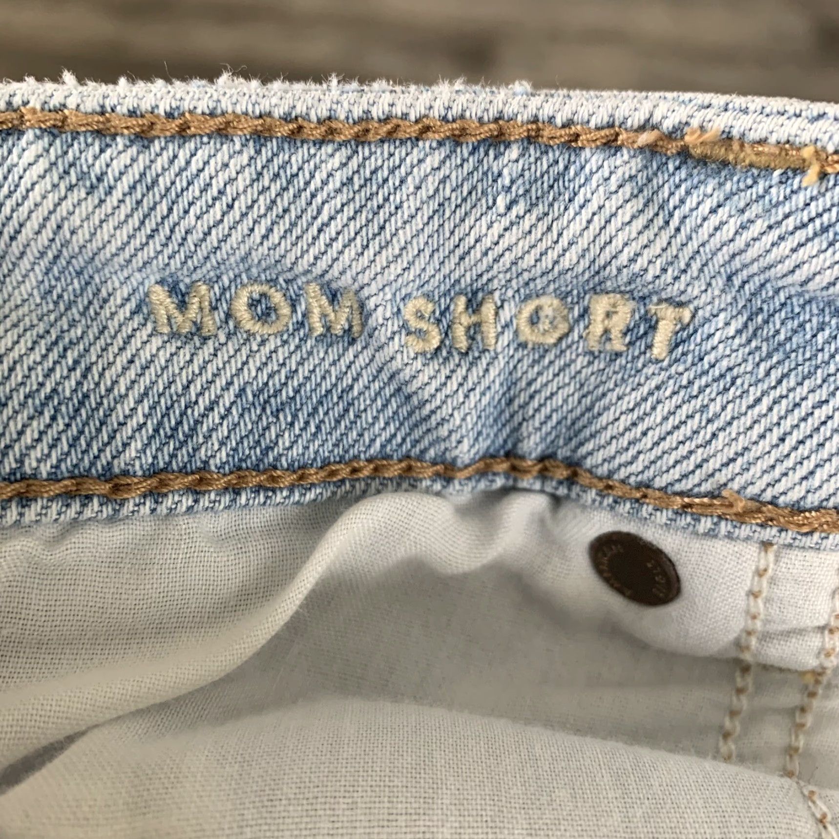 American Eagle Outfitters American Eagle Outfitters Shorts Womens 31 Distressed MOM SHORT Cut Off High Rise Cotton Blue 31W Regular Ladies Boys Girls Size 24" / US 00 / IT 34 - 4 Thumbnail