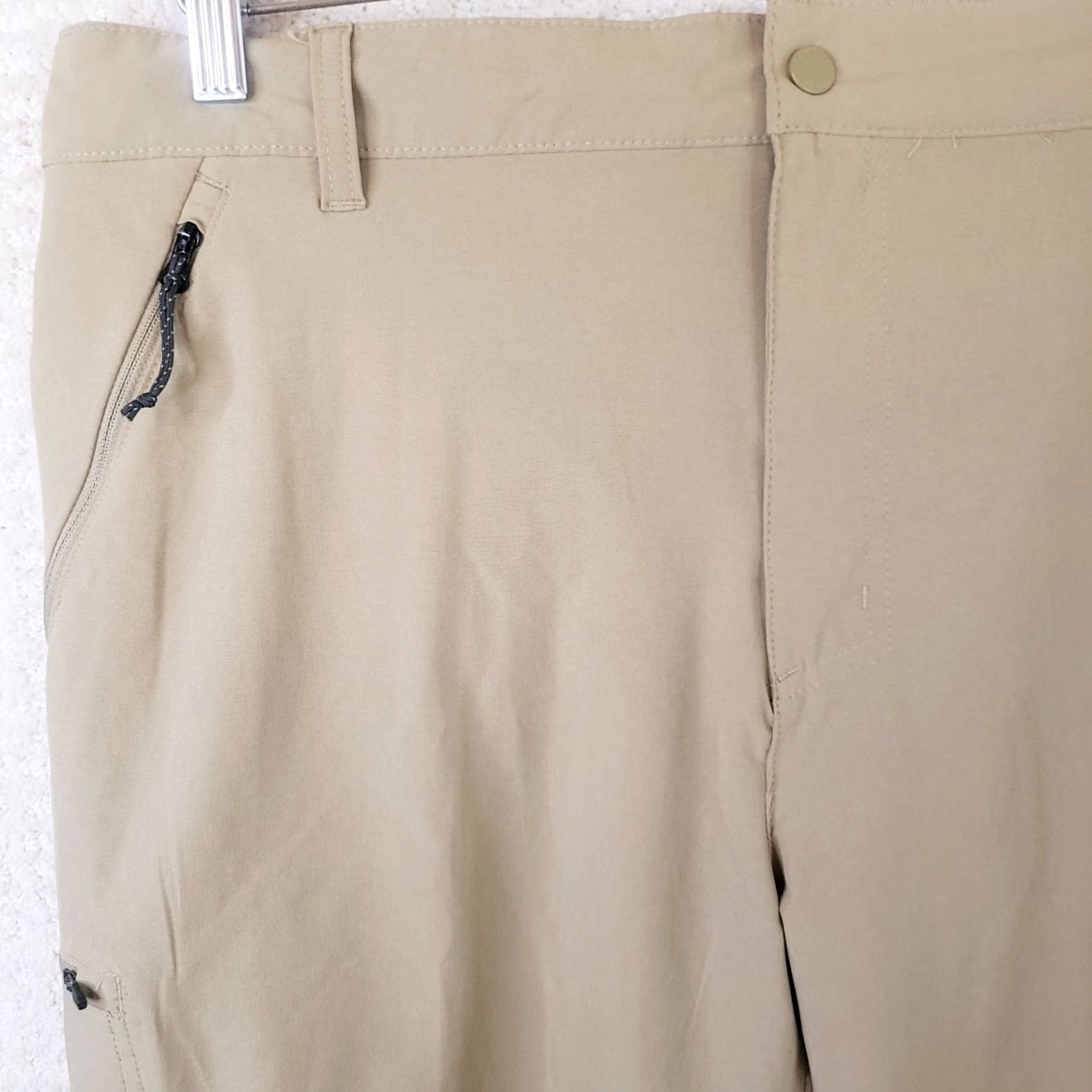 Vintage Columbia Shorts Mens 38 Tan Beige 10 Inseam Quick Dry Fishing Stretch Pockets Moisture Wicking Regular Fit Casual Activewear Summer Fall Spring (Mens) Size US 38 / EU 54 - 2 Thumbnail