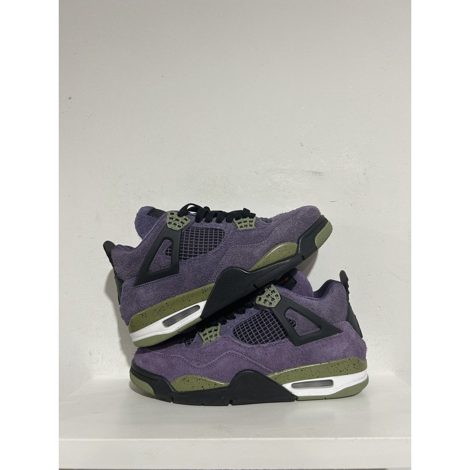 Jordan Brand JORDAN 4 RETRO PURPLE CANYON SIZE 8 (9.5W) PREOWNED Size US 8 / EU 41 - 1 Thumbnail