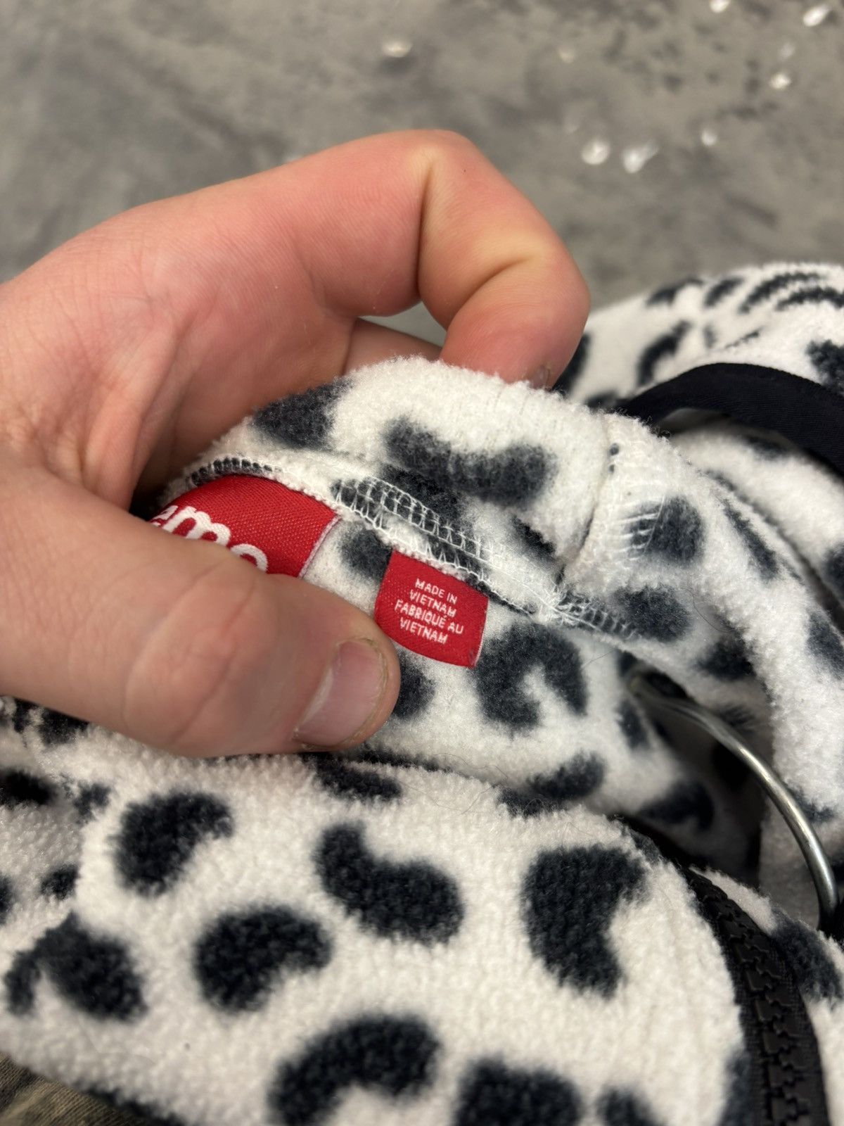 Supreme Supreme x Polar Tech Snow Leopard Size US L / EU 52-54 / 3 - 7 Thumbnail