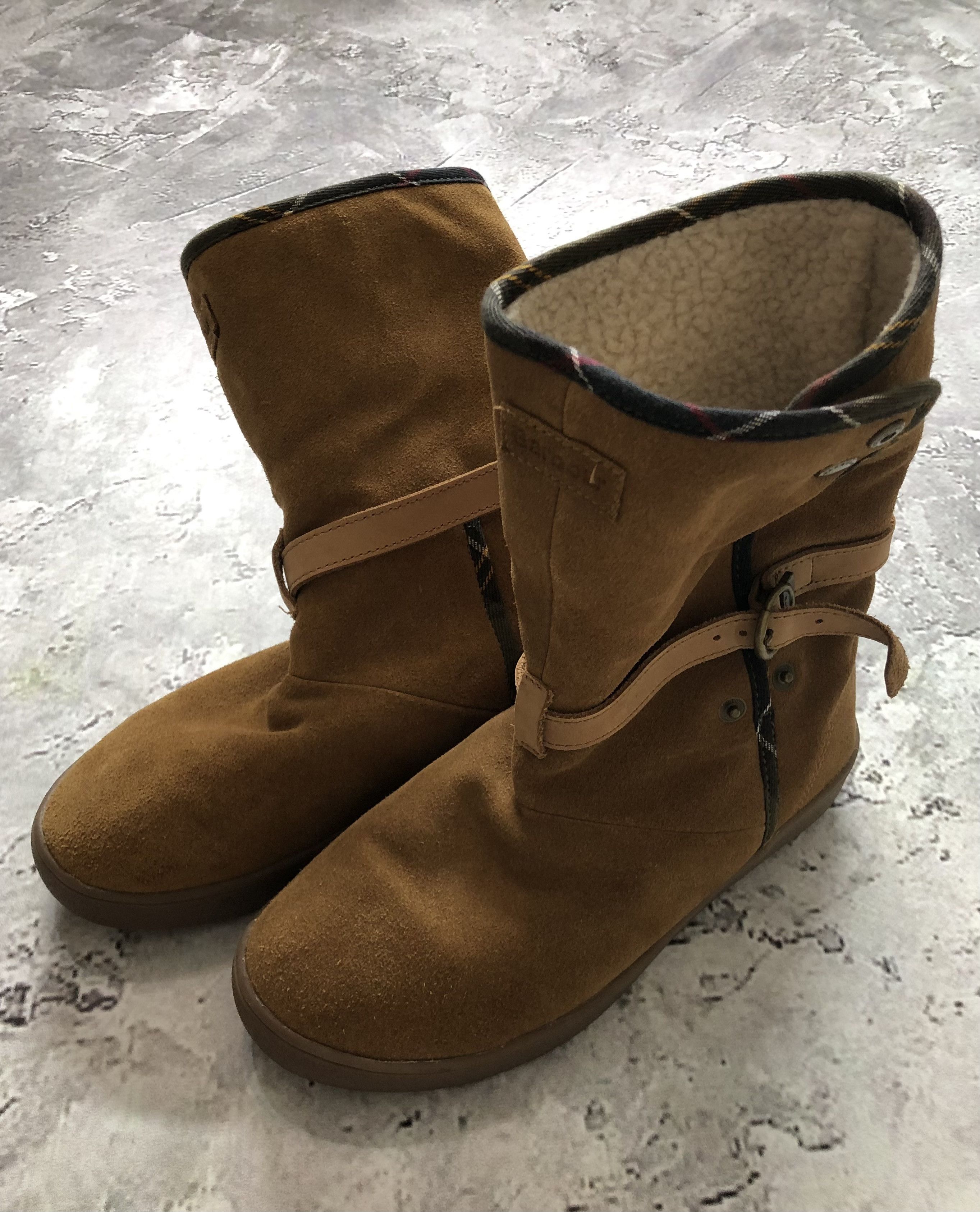 Barbour Vintage UggS Women Boots Shoes in Brown (Size 4)