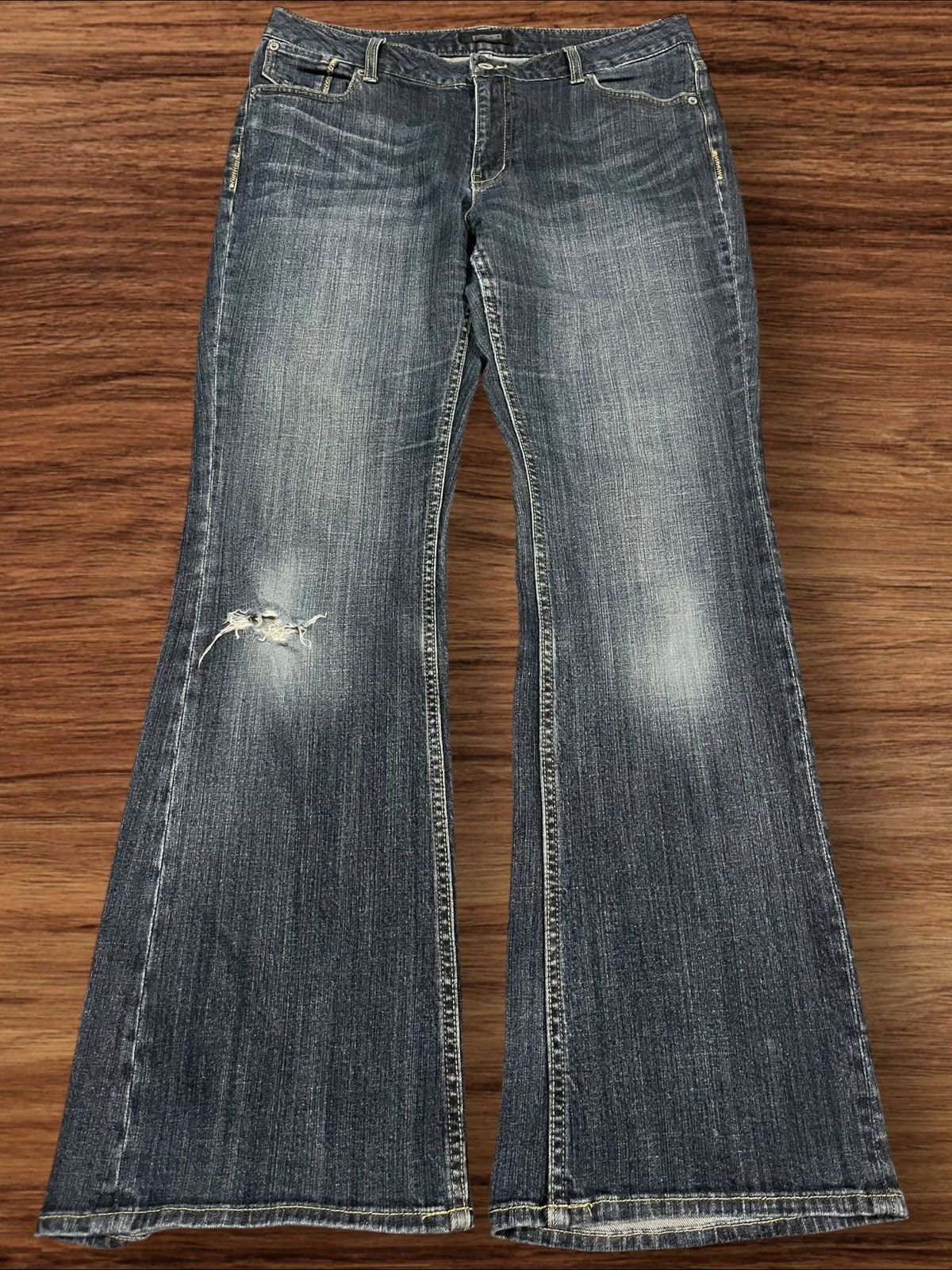 Japanese Brand Vintage Japanese Brand Blue Washed Distressed Flare Jeans Size 33" - 1 Thumbnail