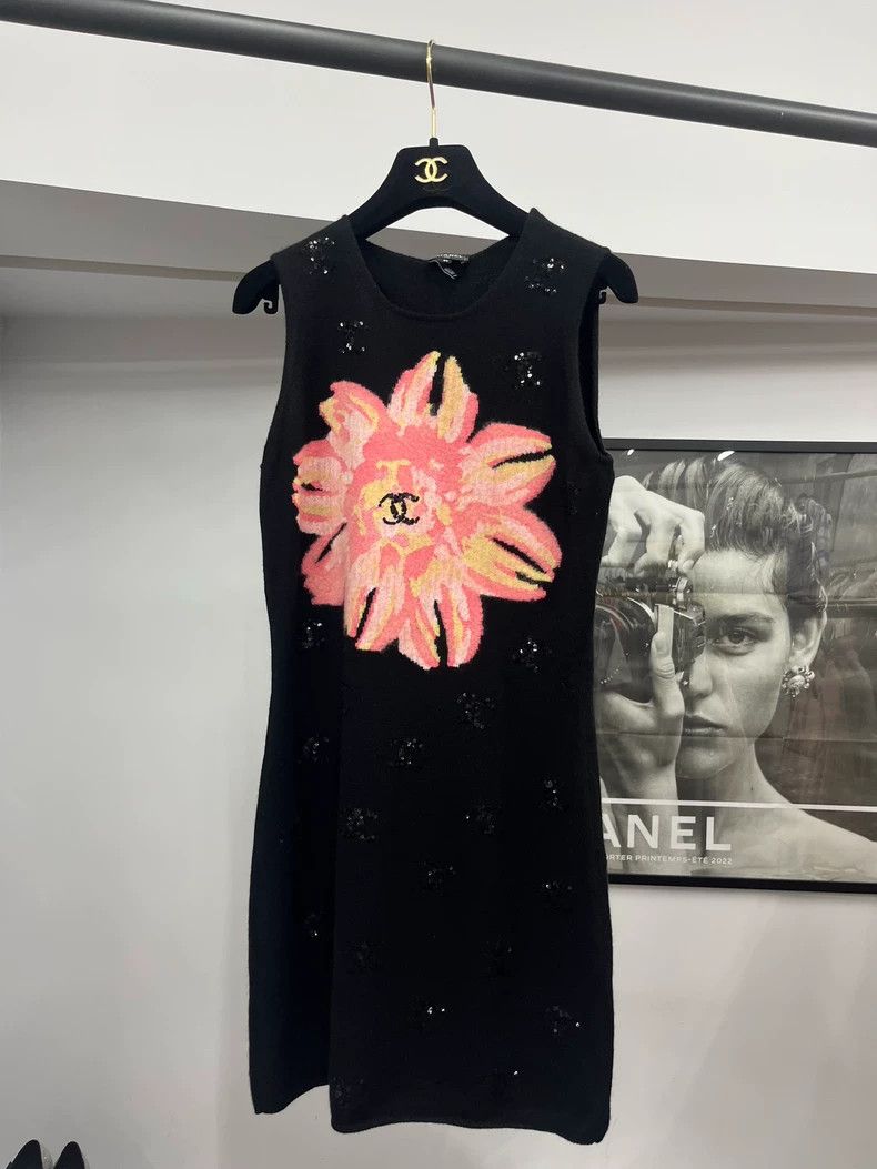 Chanel 24S black flower sequin double Clogo cashmere dress