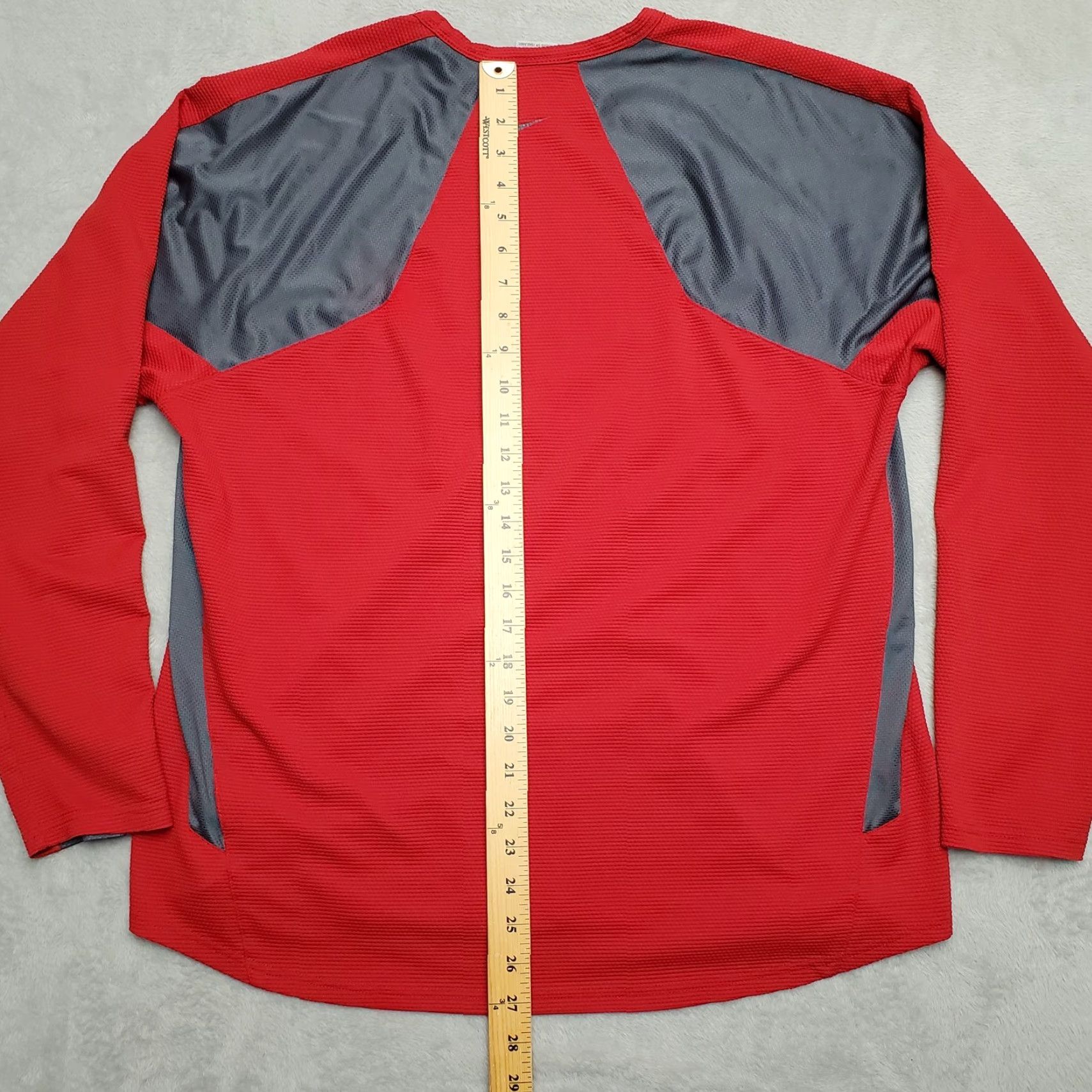 Nike VINTAGE Nike Sphere Dry Shirt Mens Large Red Long Sleeve Crewneck Casual Pullover Size US L / EU 52-54 / 3 - 7 Thumbnail