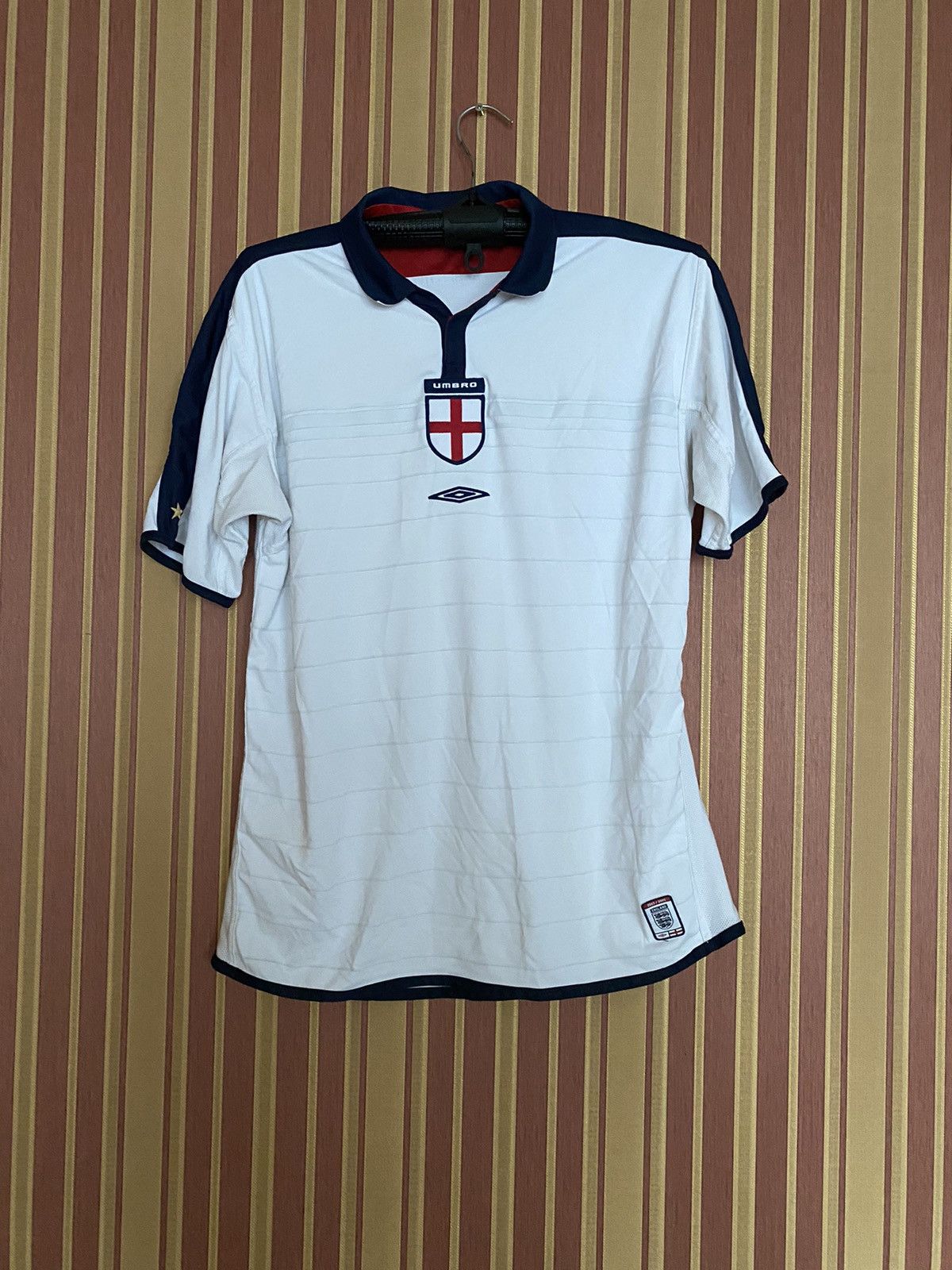 Umbro ENGLAND 2003 2005 HOME SOCCER JERSEY UMBRO REVERSIBLE Size US L / EU 52-54 / 3 - 1 Thumbnail