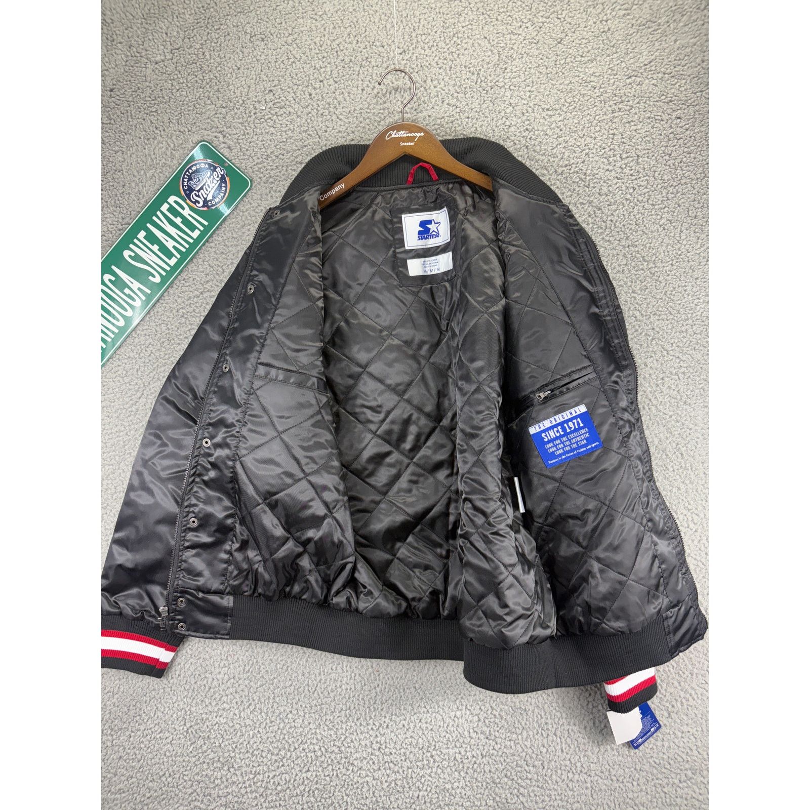 NFL Starter Retro Satin Varsity Bomber Jacket Mens Medium Black Size US M / EU 48-50 / 2 - 9 Thumbnail