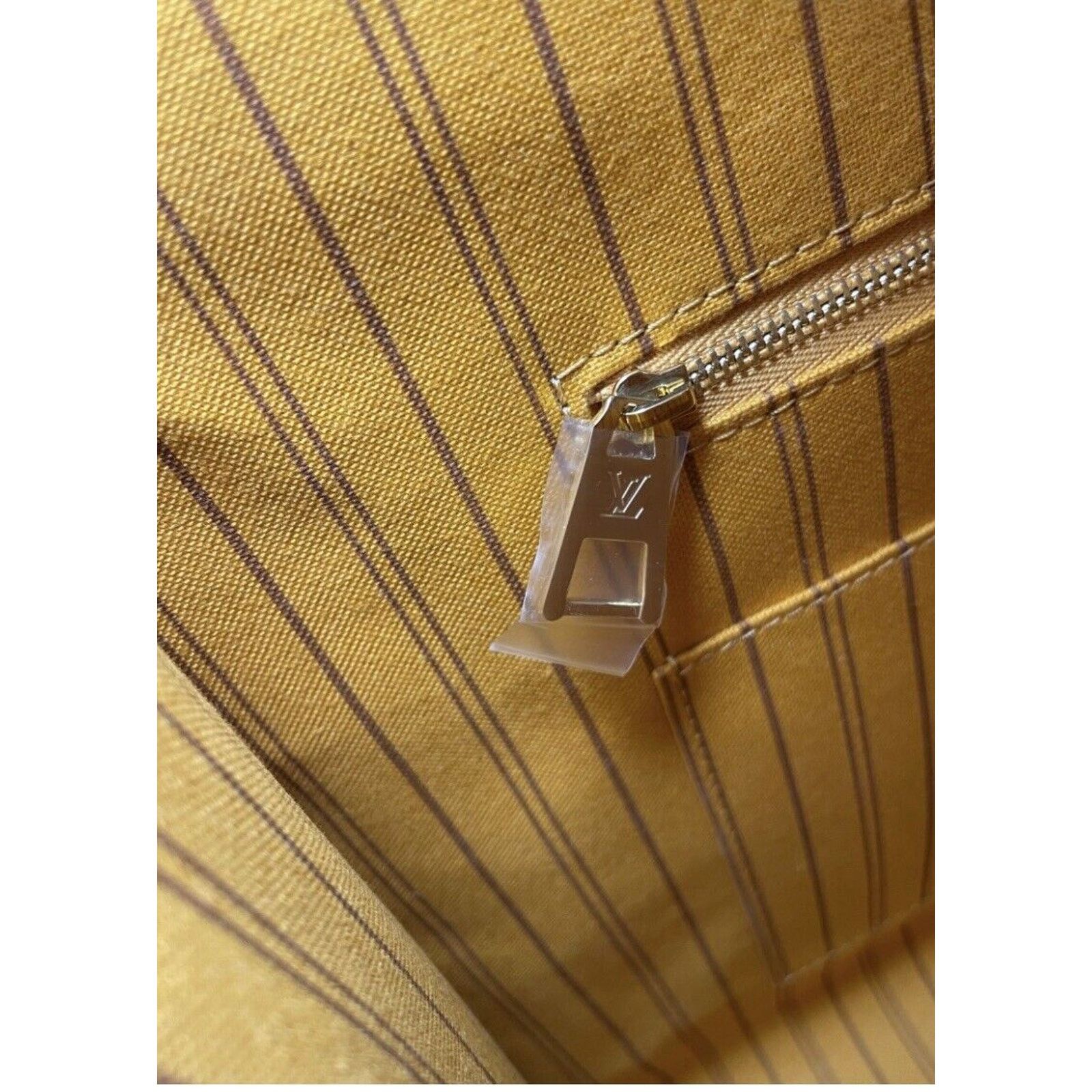 Louis Vuitton Louis Vuitton OnTheGo GM Fabric Interior Jungle Monogram Size ONE SIZE - 10 Thumbnail