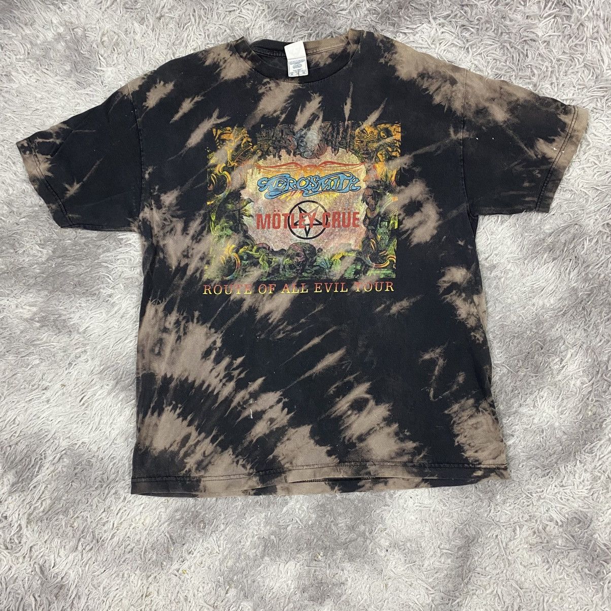 Band Tees Vintage Y2K band Aerosmith motley crue acid wash Size US XL / EU 56 / 4 - 1 Thumbnail