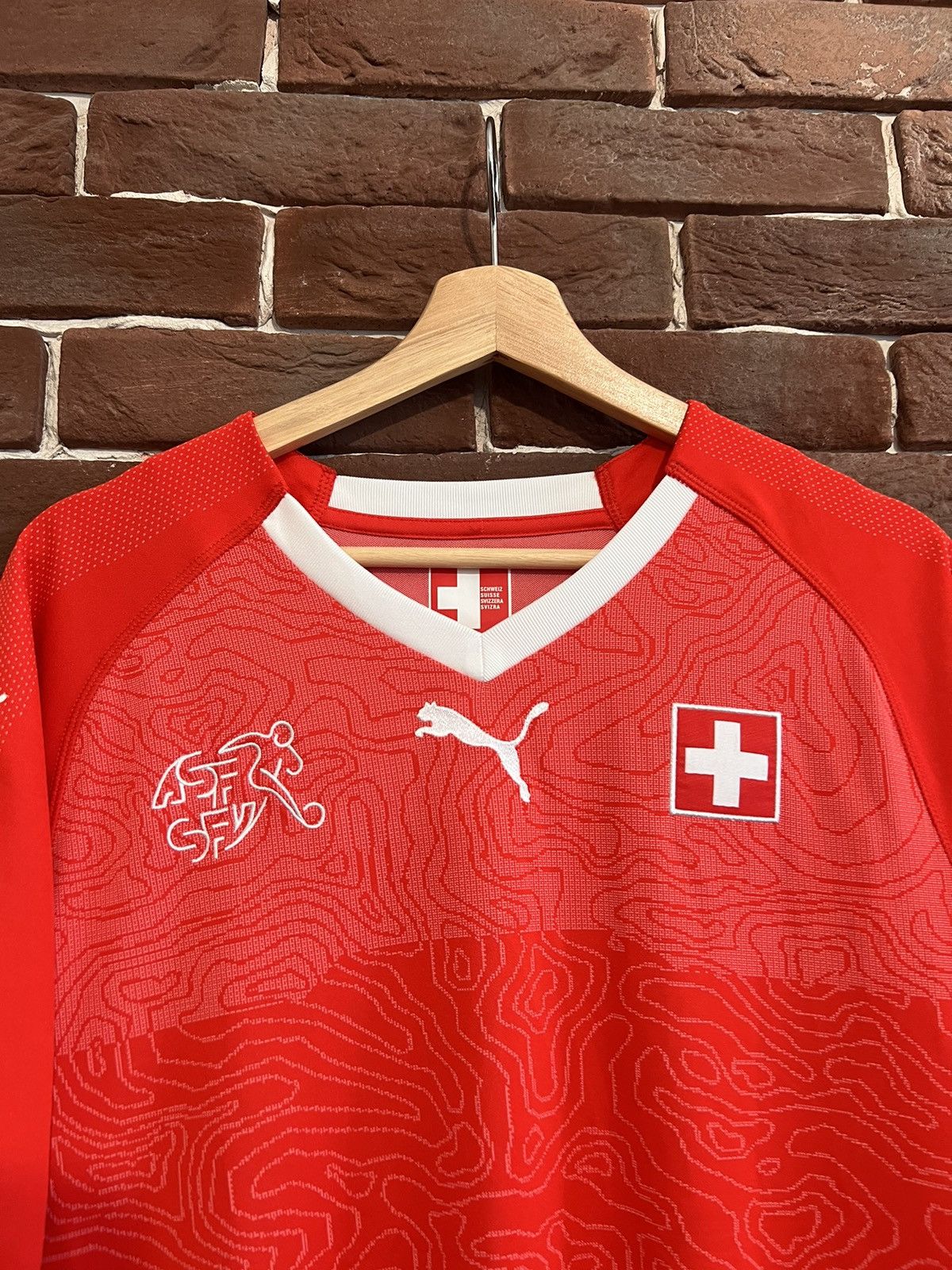 Puma Rare PUMA Switzerland Home football Jersey Soccer Kit M Red Size US M / EU 48-50 / 2 - 3 Thumbnail