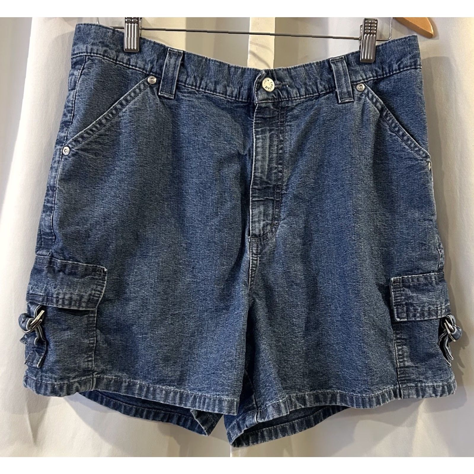 Lee VINTAGE Lee Riveted Jean Shorts 90s Blue Denim High Rise 12 Women's Denim Shorts 5-Pocket Inseam 4.5 in Casual Wear Size 34" / US 12 / IT 48 - 2 Thumbnail