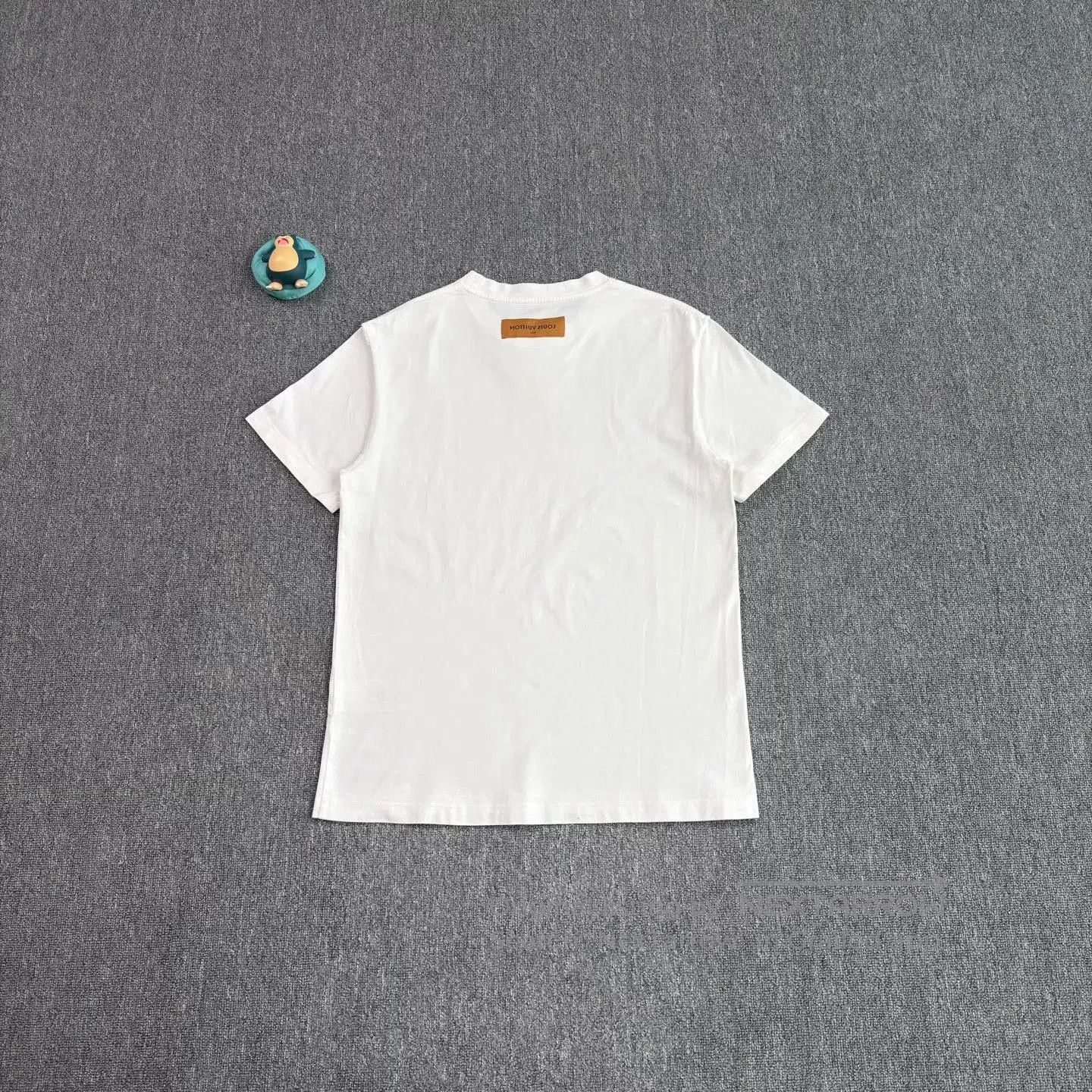 Louis Vuitton LV 25 Embossed Logo White T-Shirt. Size US M / EU 48-50 / 2 - 2 Thumbnail
