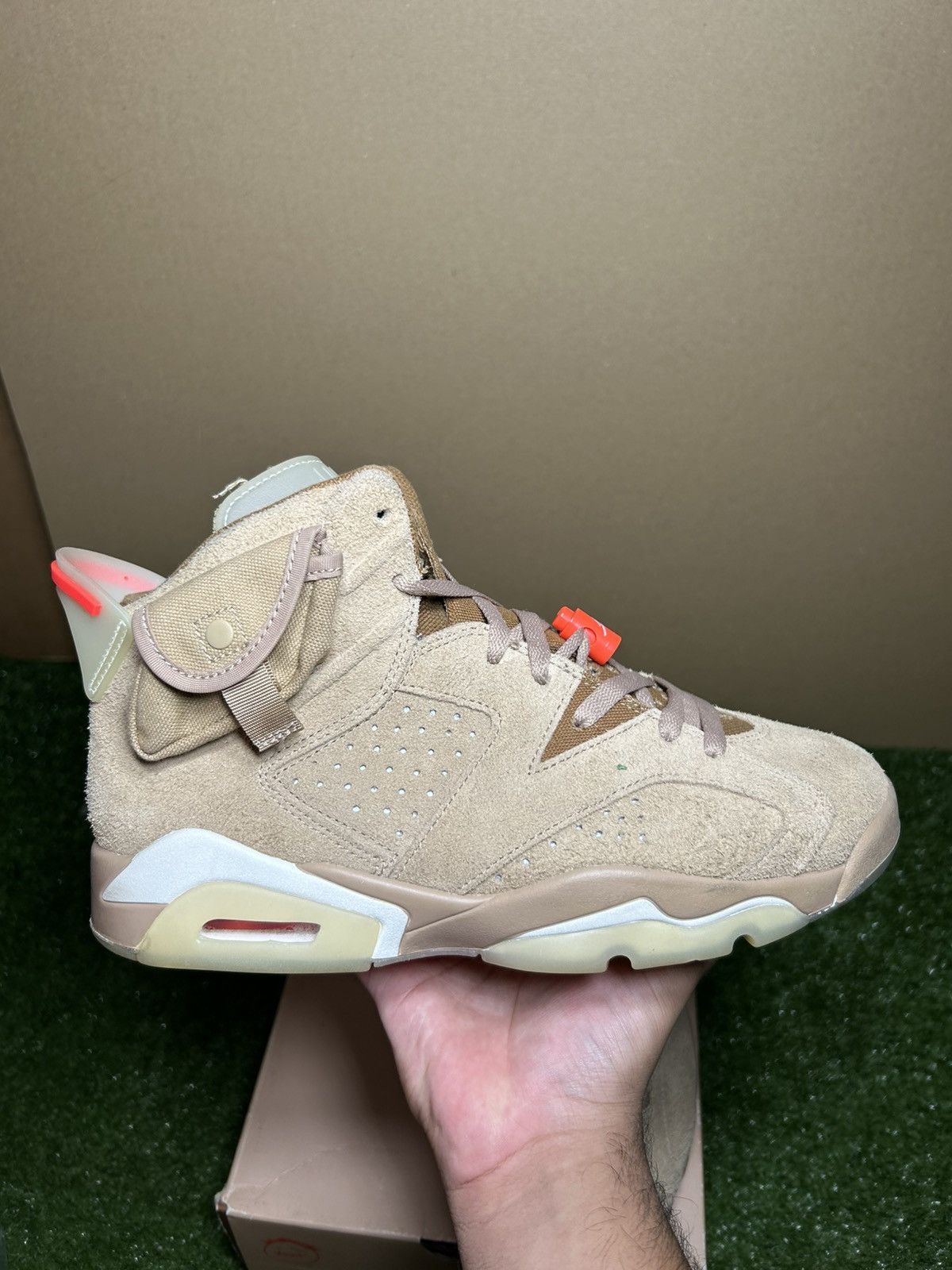 Jordan Brand × Travis Scott Jordan 6 Travis Scott British Khaki Size US 9 / EU 42 - 5 Thumbnail