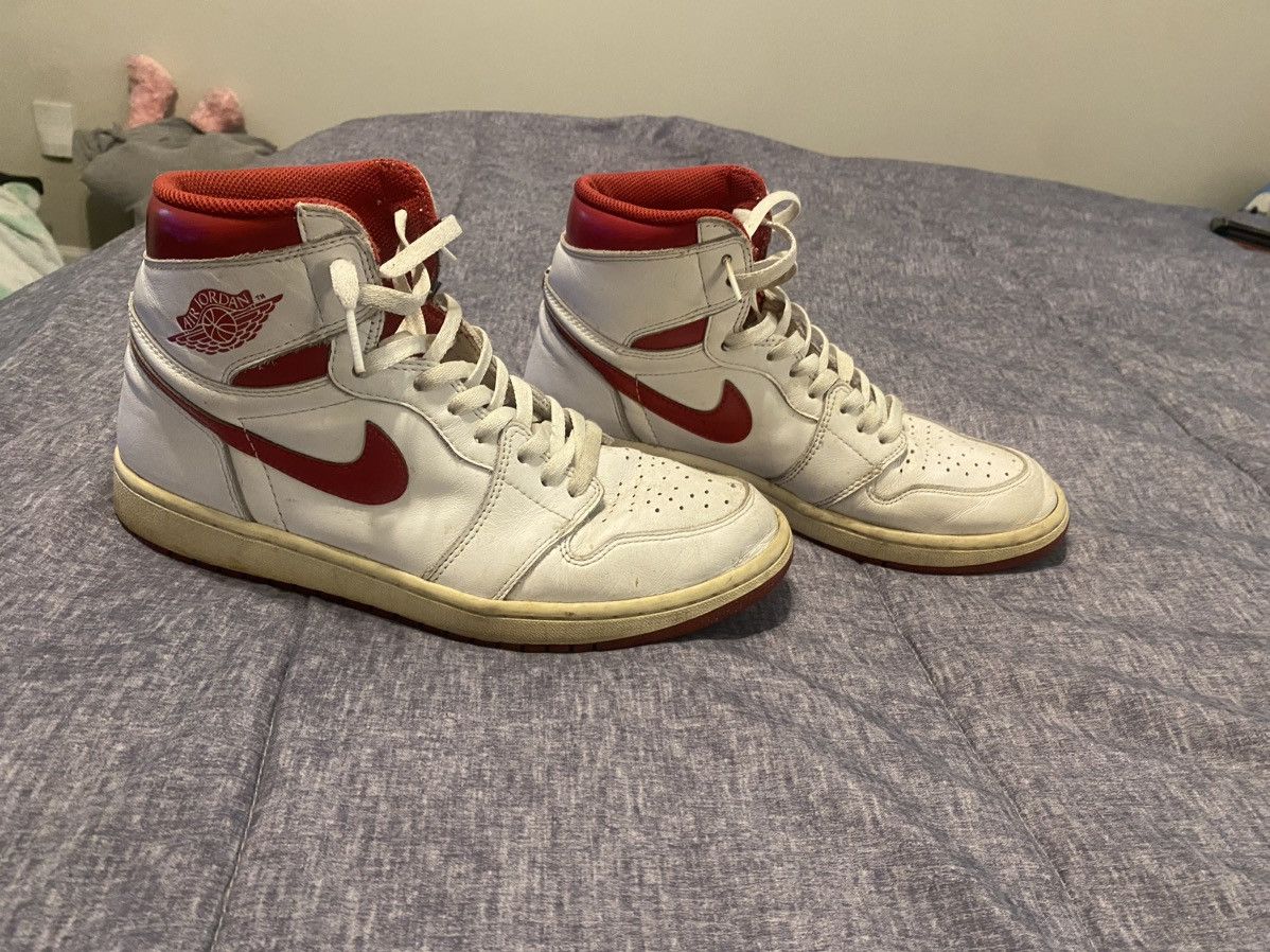 Jordan Brand × Nike Jordan 1 Metallic Red 2017 Size US 9.5 / EU 42-43 - 1 Thumbnail