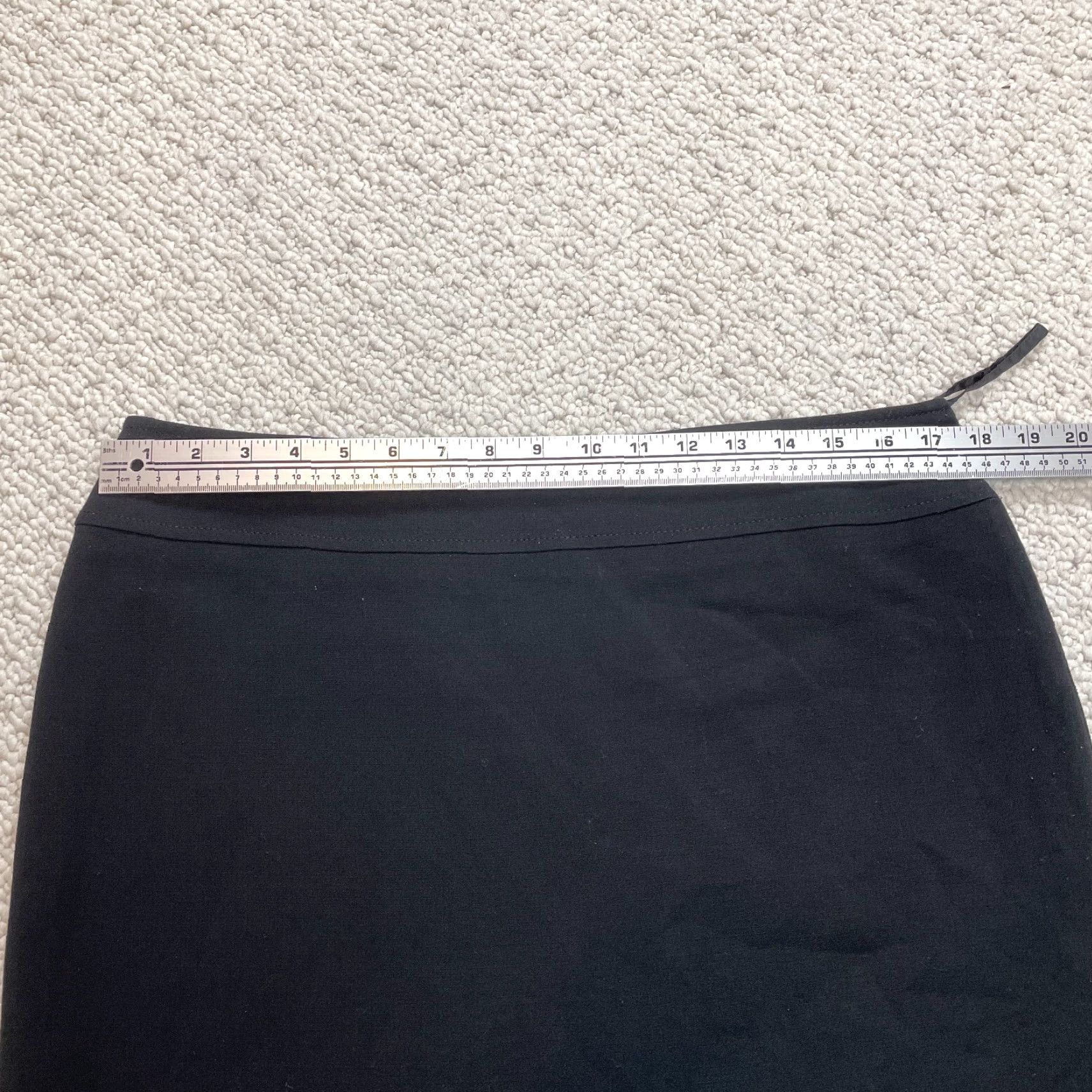 Vintage Tahari Skirt Womens 12 Petite Black Knee Length Solid Zip A-Line Size 34" / US 12 / IT 48 - 3 Thumbnail