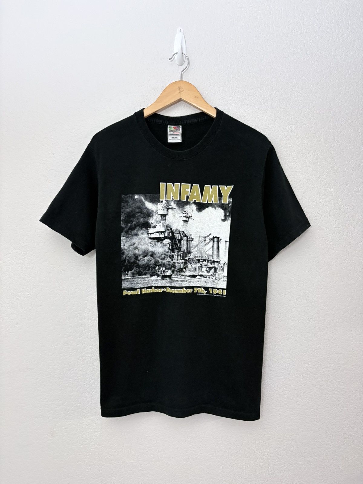 Vintage 90s Pearl Harbor “Infamy” Vintage World War II Tee Shirt Size US M / EU 48-50 / 2 - 1 Thumbnail