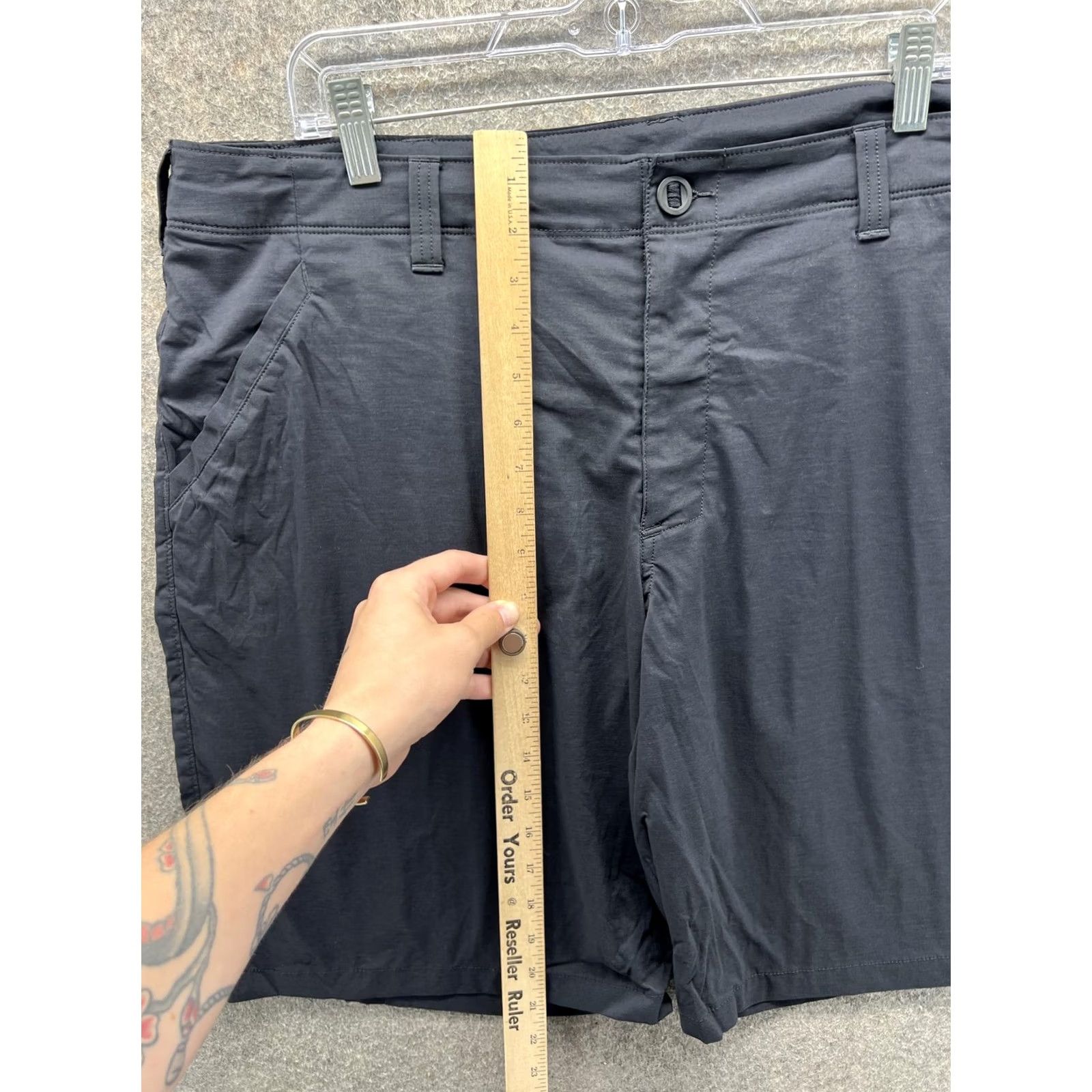 Under Armour Under Armour Shorts Mens 40 Black HeatGear Golf Chino Performance 10 Inseam Size US 40 / EU 56 - 5 Thumbnail