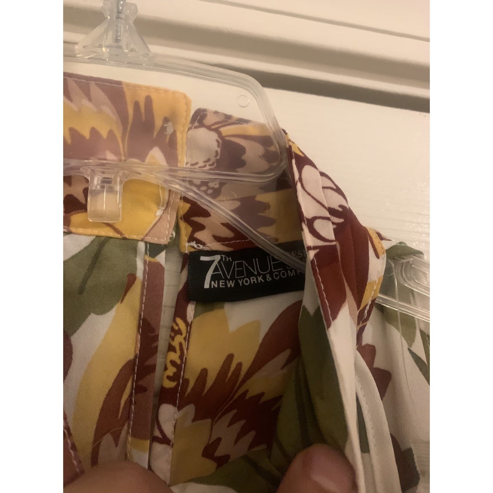 Avenue 7TH Avenue Design Studio New York & Company Tank Top Sleeveless Floral L Multicolor Womens Design Studio Tank Top Sleeveless Floral Womens Size L / US 10 / IT 46 - 3 Thumbnail