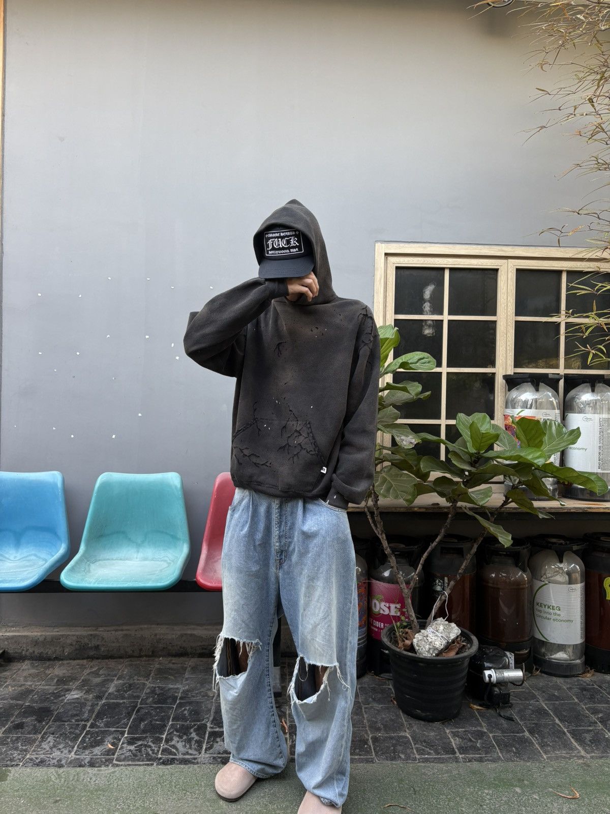 Vintage 90s Thrashed & Faded Black RUSSELL Athletic Hoodie Size US XL / EU 56 / 4 - 13 Thumbnail