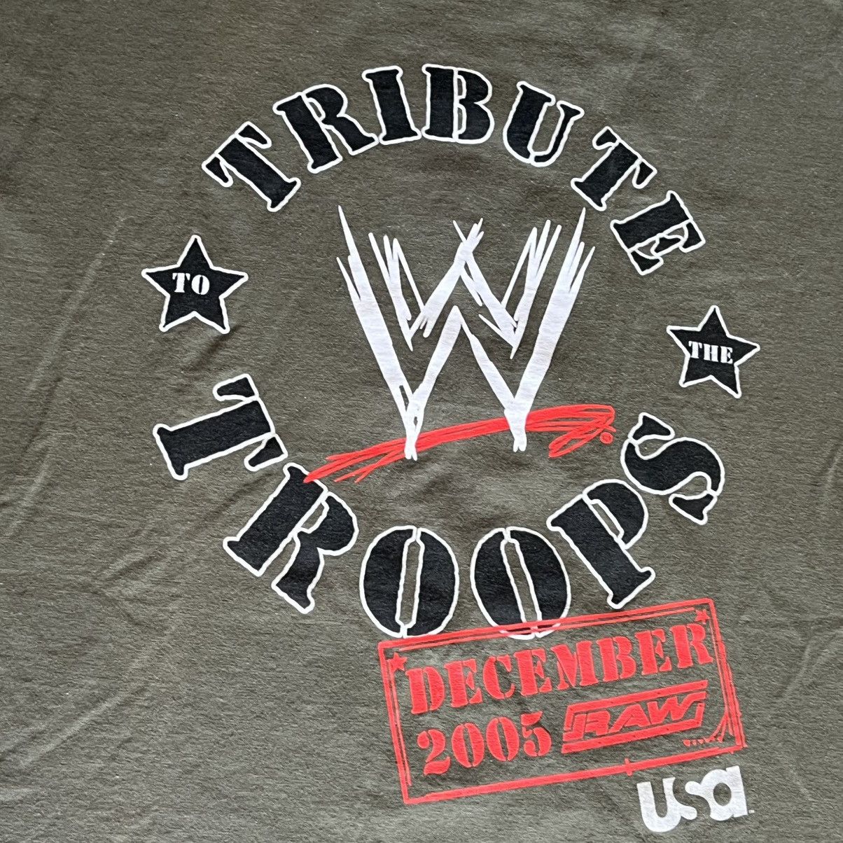 WWE Vintage 2005 Tribute to the Troops Military Logo Tee Shirt Size US L / EU 52-54 / 3 - 4 Thumbnail